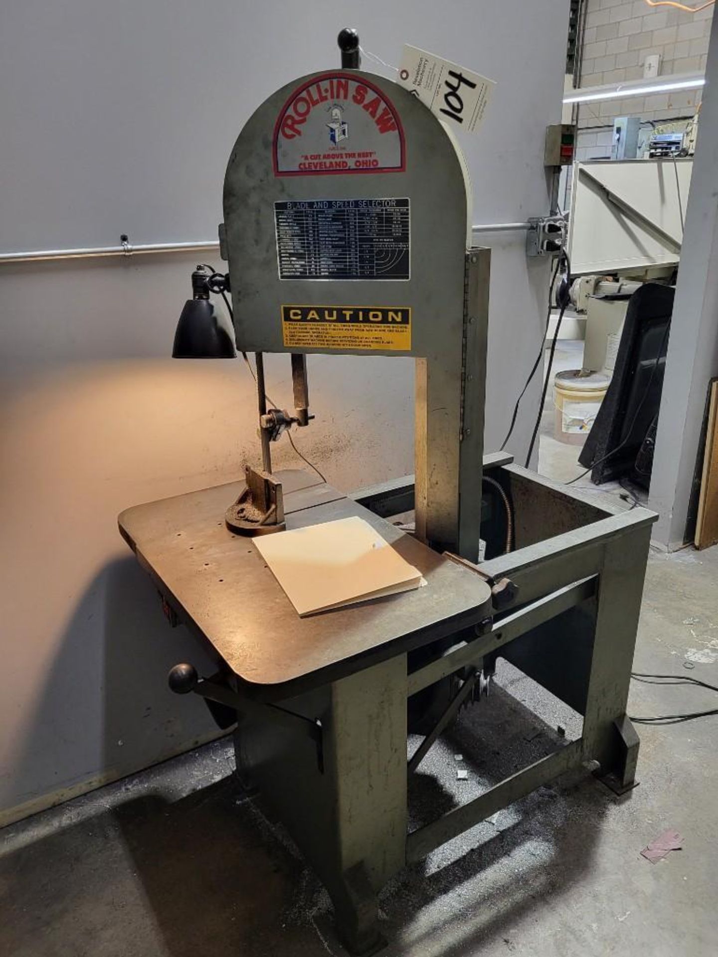 ROLL IN SAW MODEL EF1459 VERTICAL BANDSAW, 1999