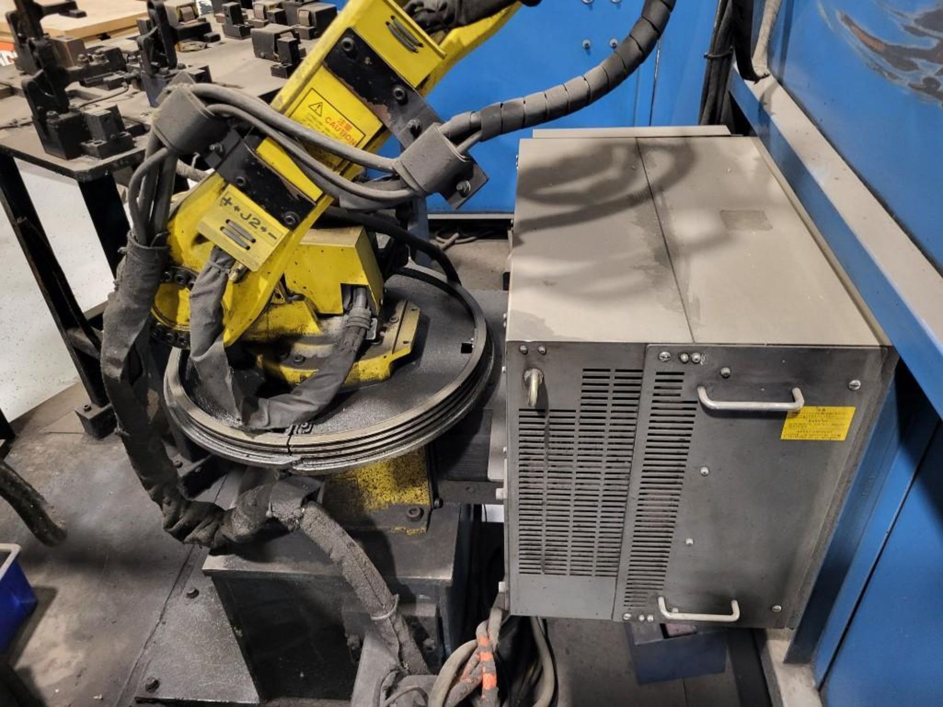 BANNER ROBOTIC WELDING CELL; FANUC ARCMATE 100IBE; LINCOLN ELECTRIC POWER WAVE 455M - Image 18 of 28