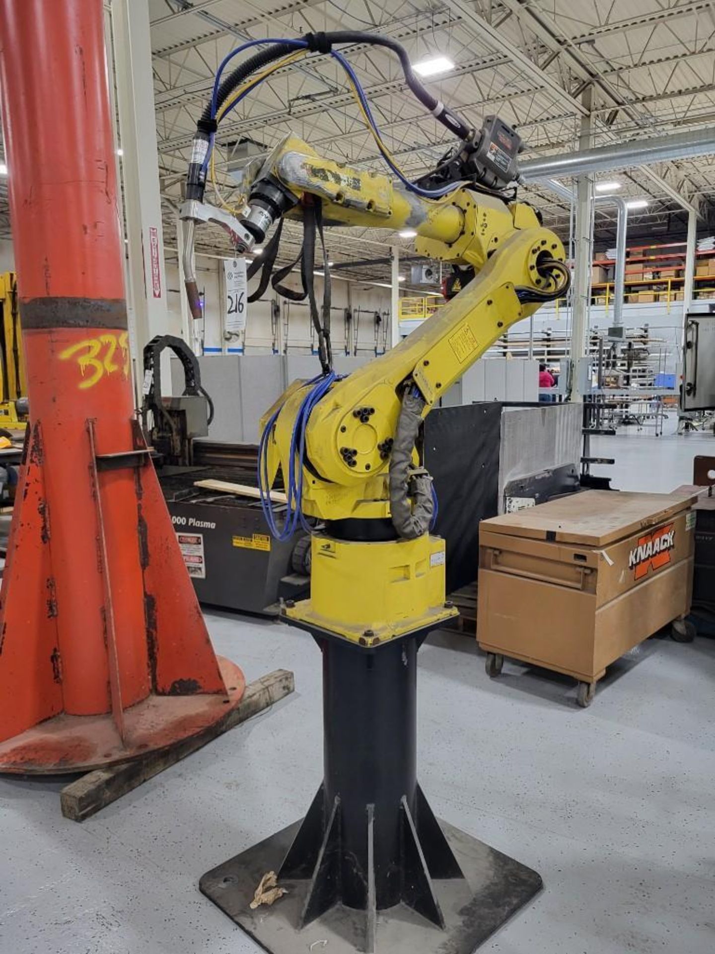 FANUC / LINCOLN ELECTRIC ROBOTIC WELDING CELL - Image 2 of 32