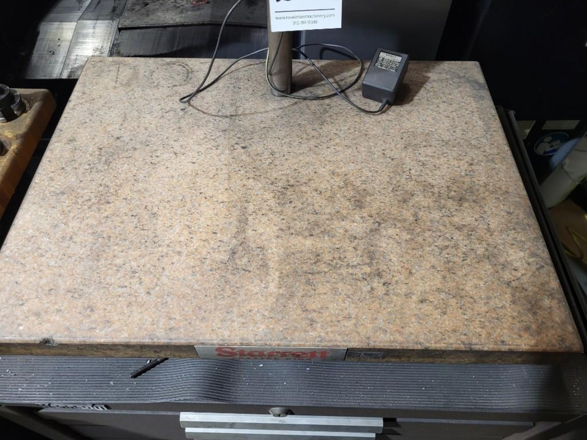 STARRETT PINK GRANITE SURFACE INSPECTION PLATE WITH MITUTOYO DIGIMATIC INDICATOR - Image 3 of 5