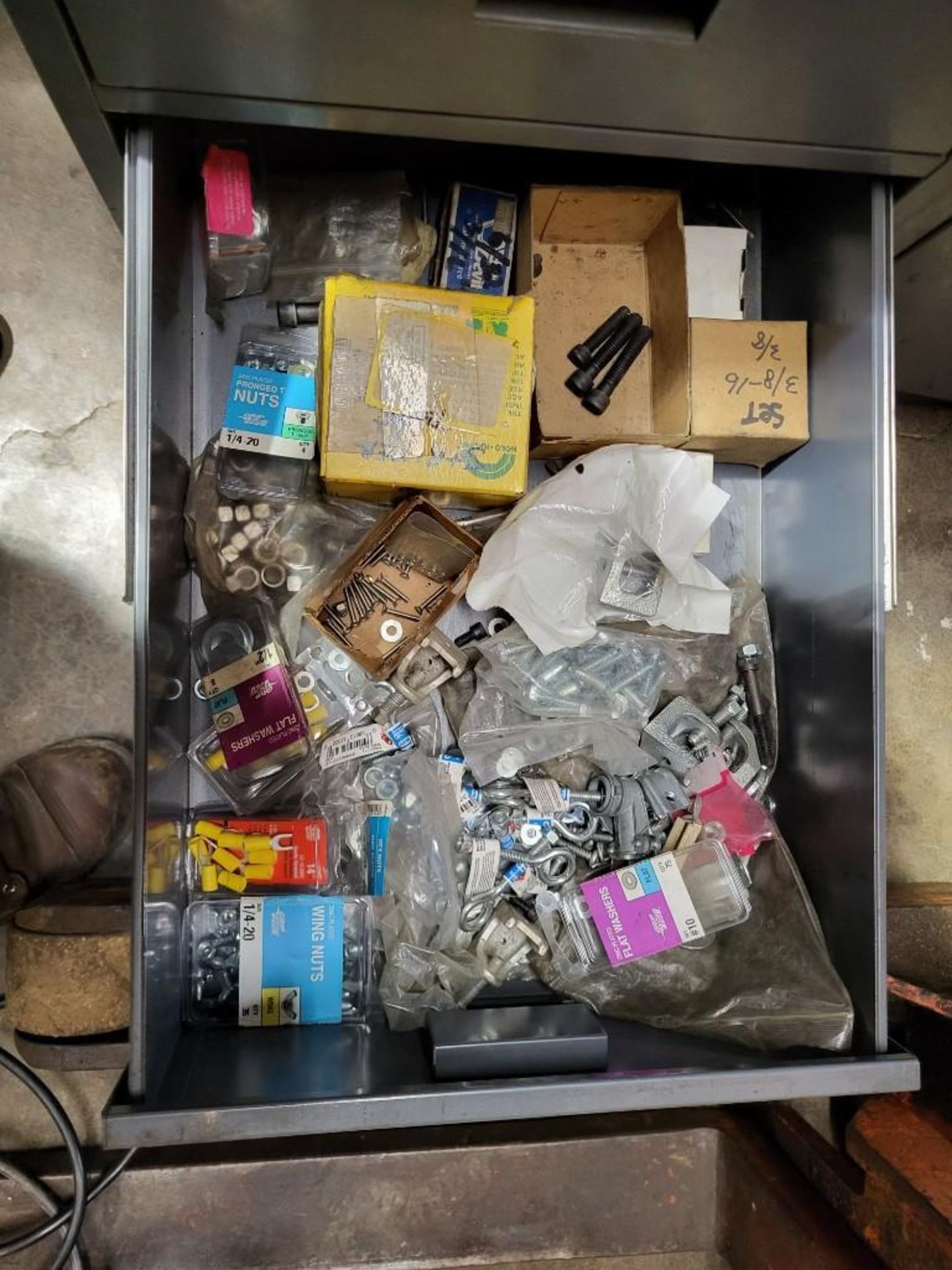 5 DRAWER STEEL CABINET WITH HARDWARE CONTENTS INCLUDED - Image 4 of 5