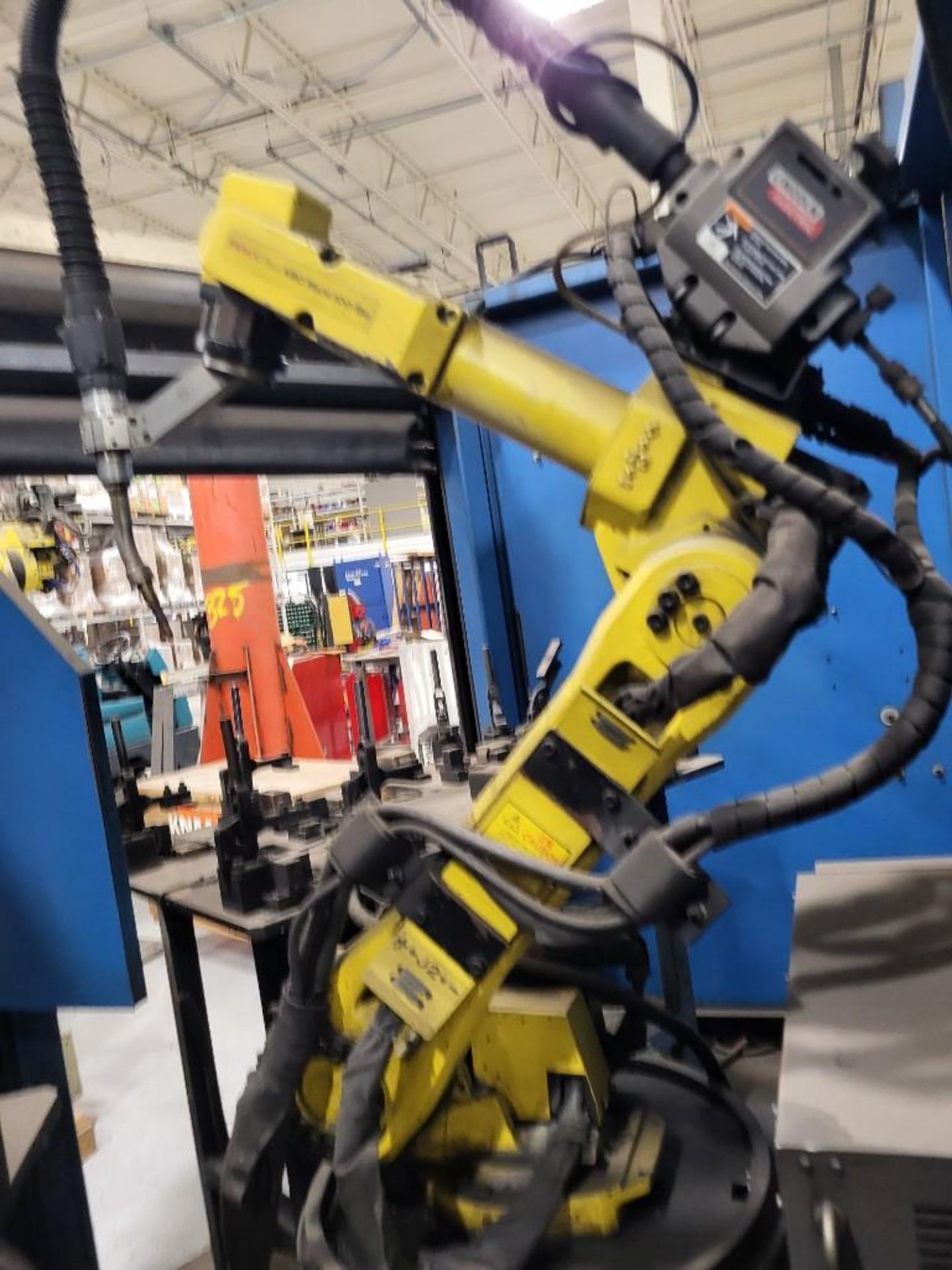 BANNER ROBOTIC WELDING CELL; FANUC ARCMATE 100IBE; LINCOLN ELECTRIC POWER WAVE 455M - Image 14 of 28