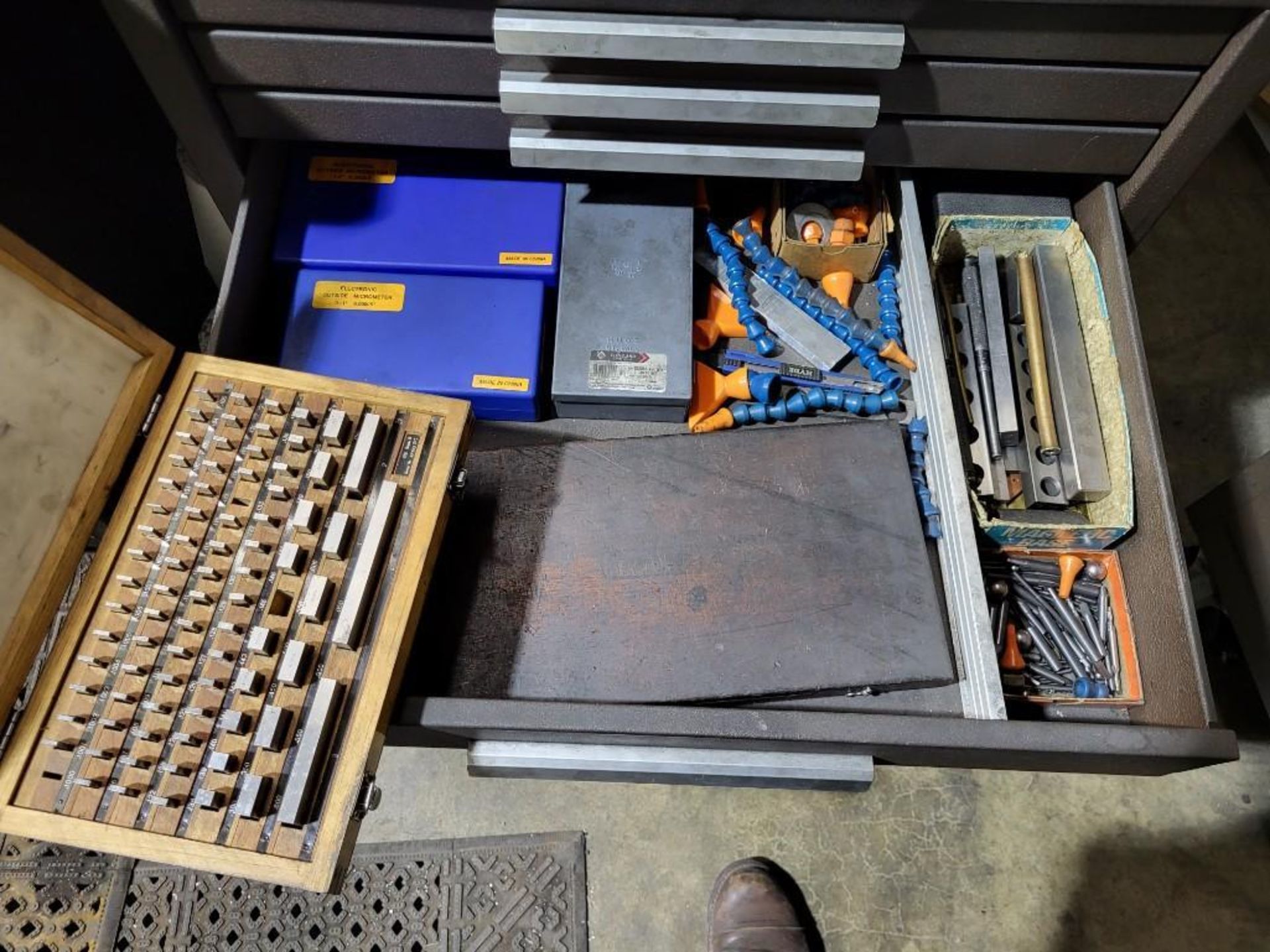 KENNEDY TOOL CHEST WITH CONTENTS (INSPECTION, MEASURING) - Image 8 of 11