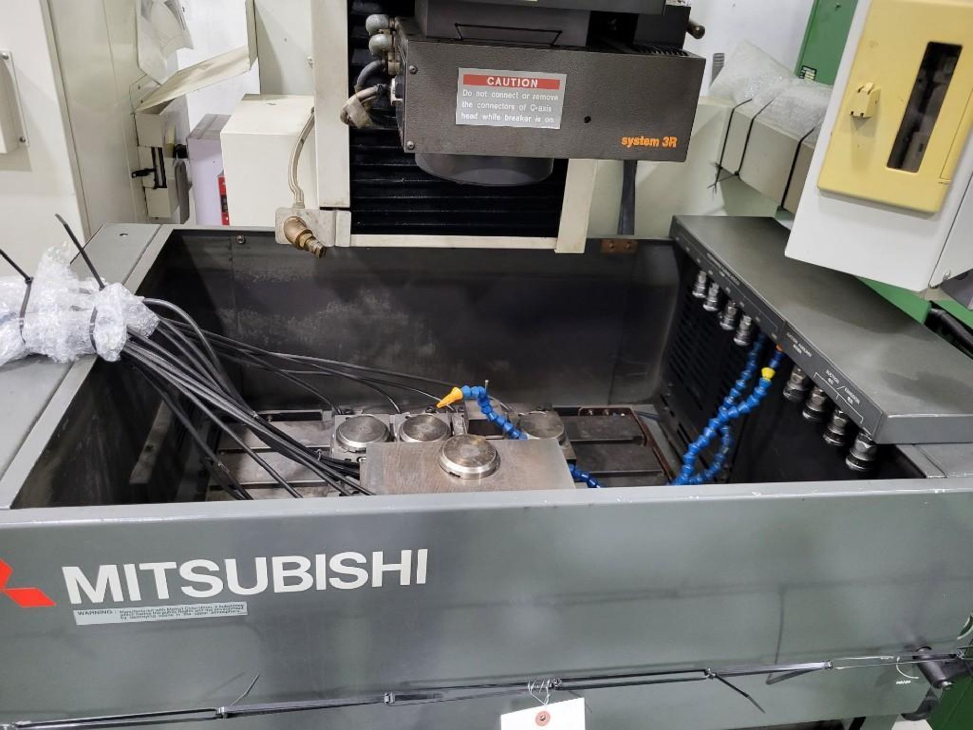 2000 MITSUBISHI EA12E SINKER EDM, C21EA-1 CONTROL, 28" X 20" WORK TABLE, WORK LIGHT - Image 4 of 12