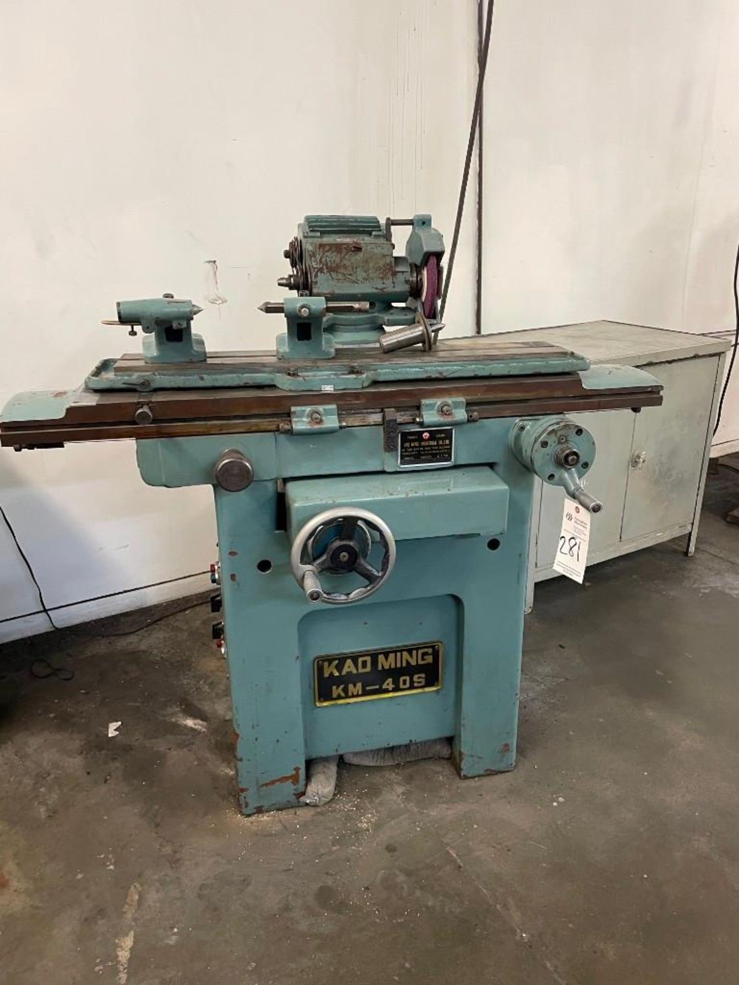 KAO MING KM-40S TOOL AND CUTTER GRINDER