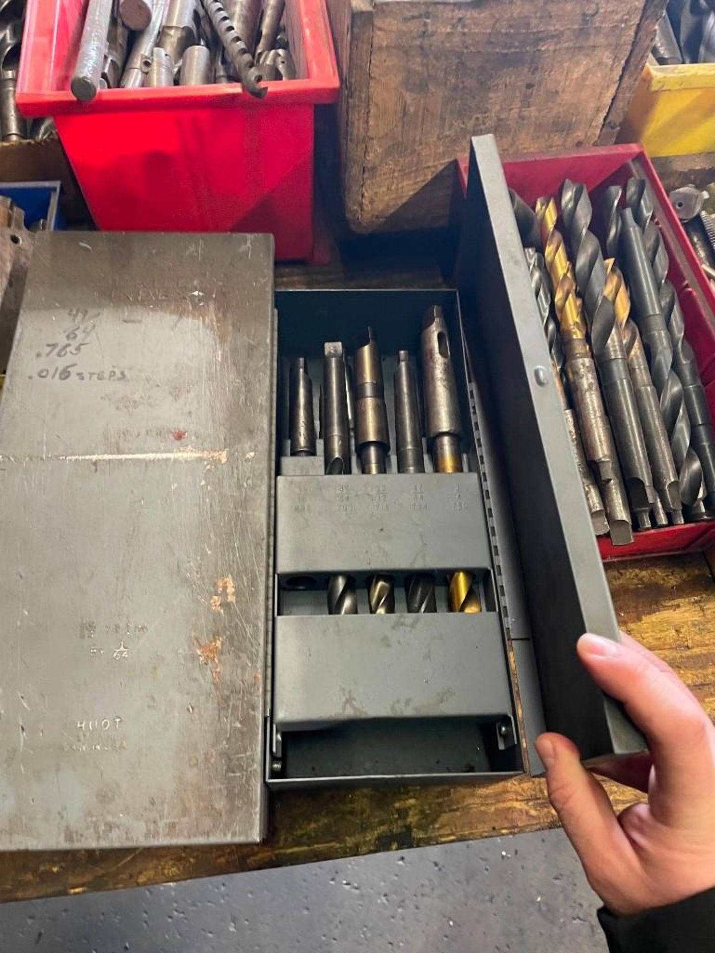 LARGE LOT OF DRILL BITS, REAMERS, IMPACT SOCKETS, MILLING AND LATHE TOOLING - Image 9 of 10