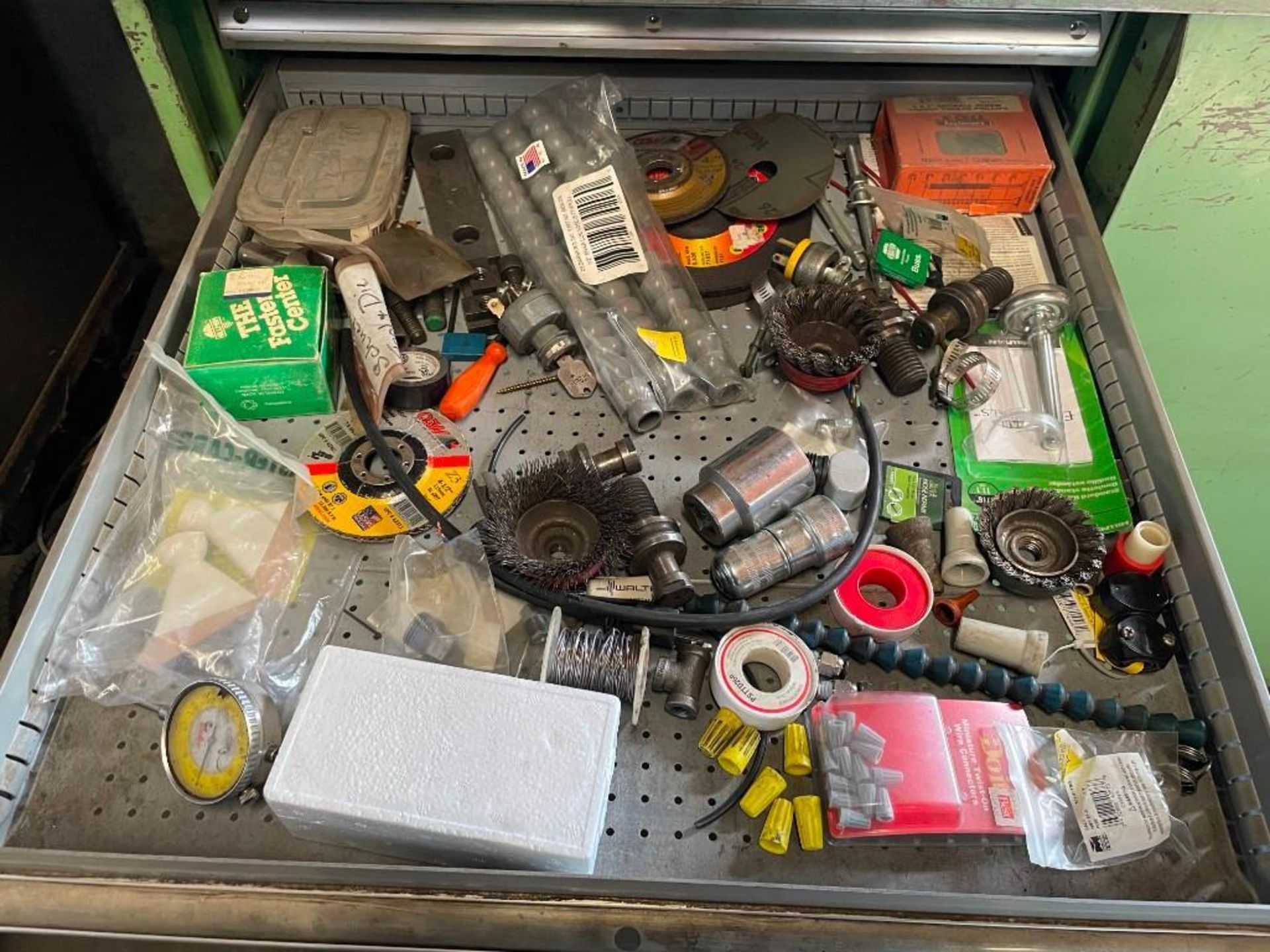 GREEN TOOLING CABINET WITH CONTENTS, TOOLING, COLLETS, SURFACE PLATE, ETC. - Image 11 of 17
