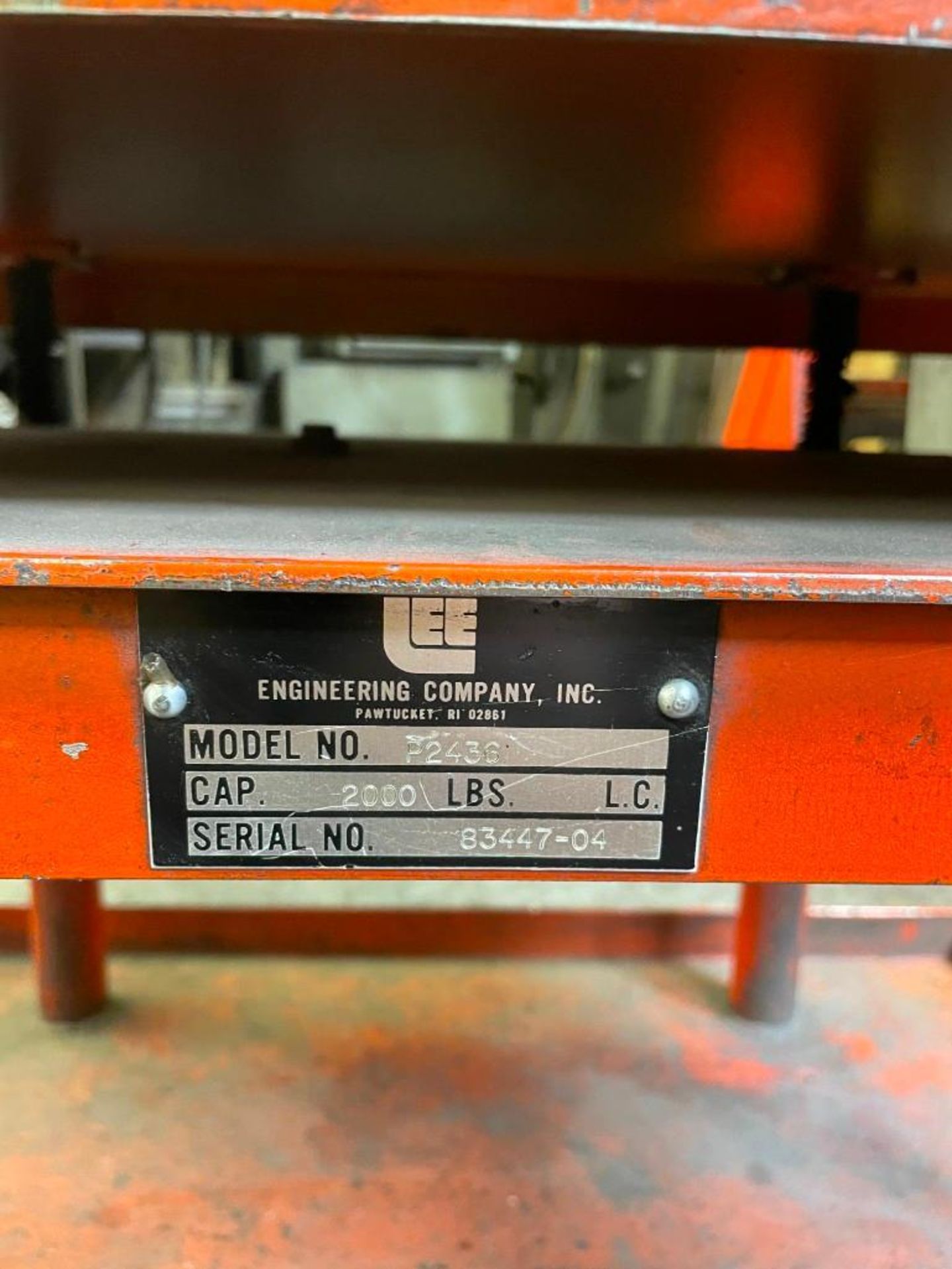 LEE ENGINEERING COMPANY P2436 MANUAL LIFT TABLE - Image 4 of 4