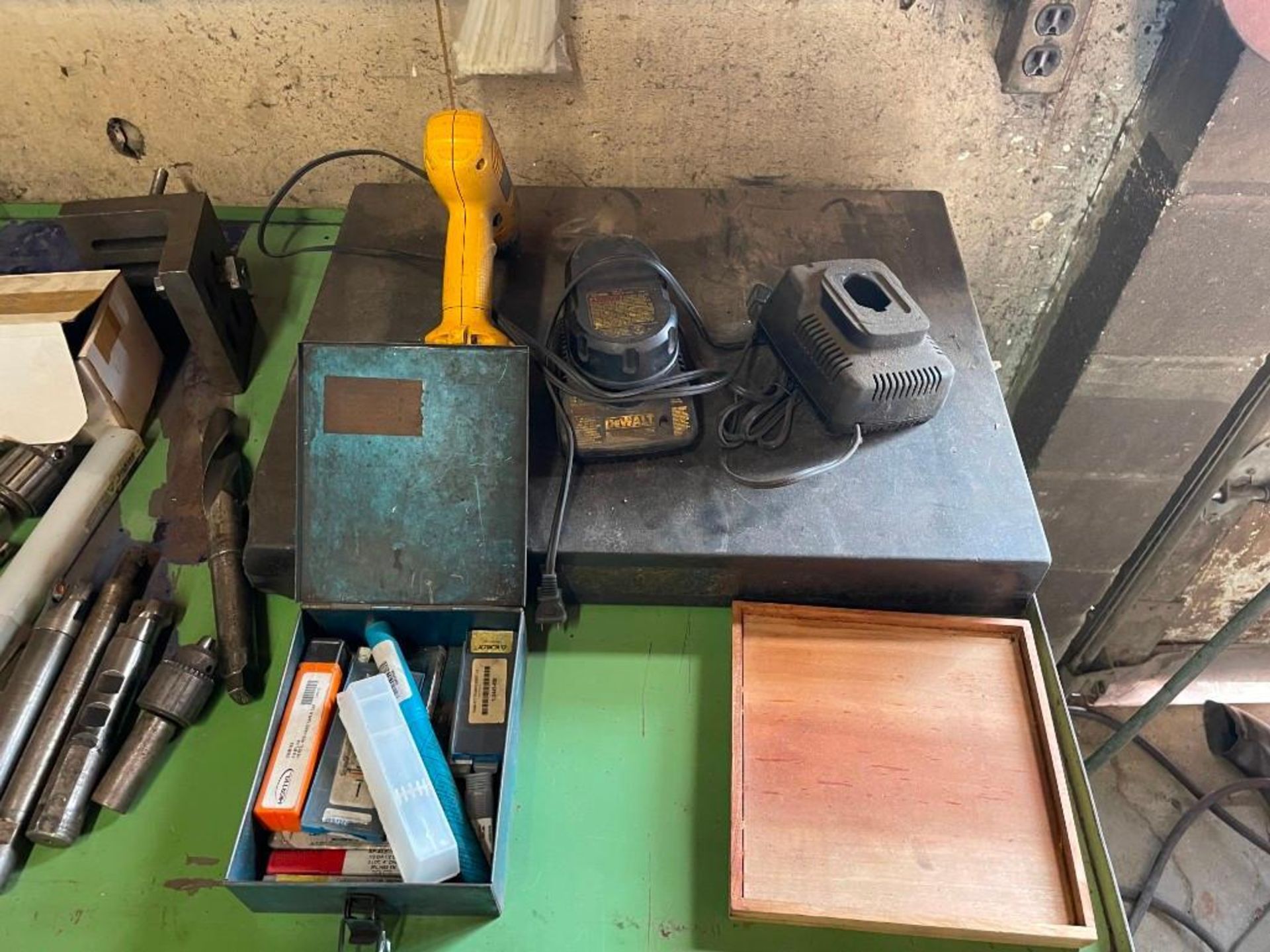 GREEN TOOLING CABINET WITH CONTENTS, TOOLING, COLLETS, SURFACE PLATE, ETC. - Image 3 of 17