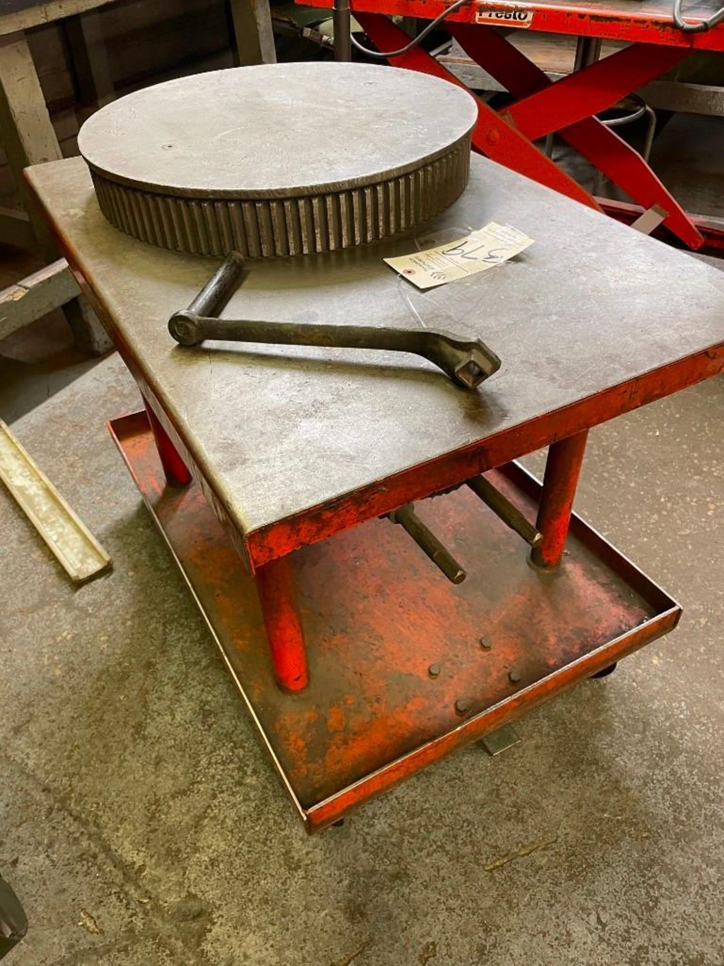 LEE ENGINEERING COMPANY P2436 MANUAL LIFT TABLE - Image 2 of 4