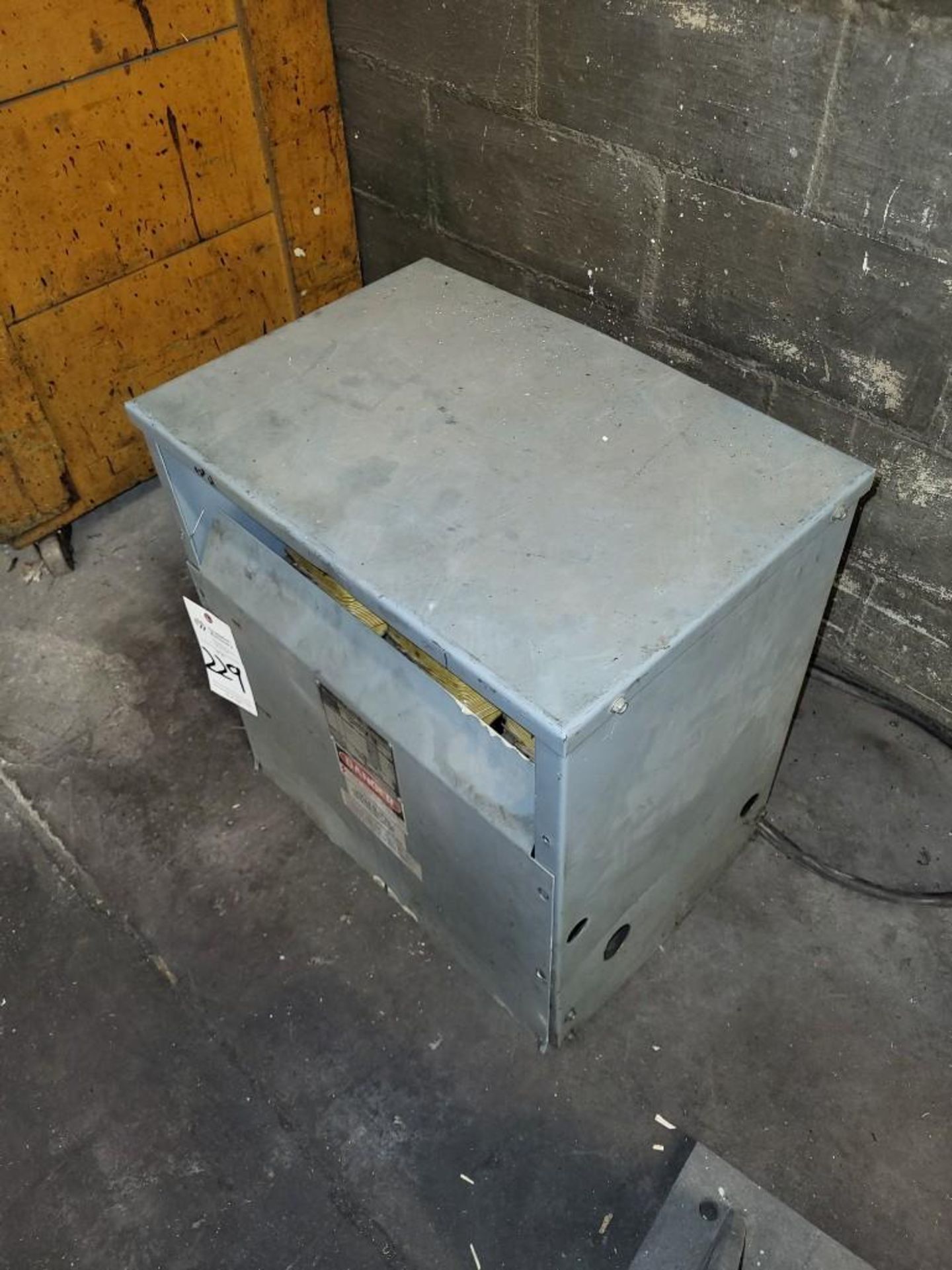 SQUARE D TRANSFORMER 20KVA - Image 2 of 6