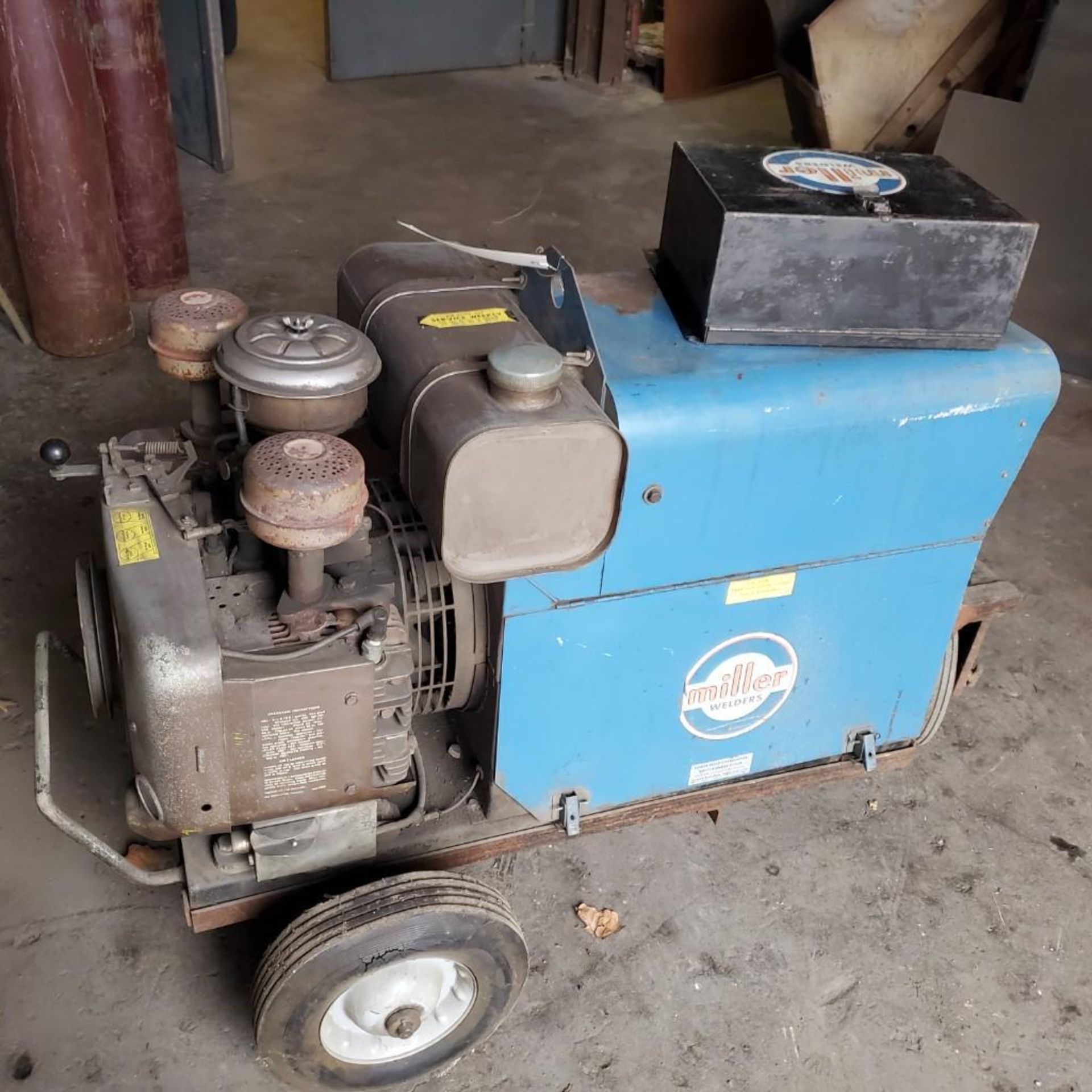 MILLER AEAD-200LE WELDER/GENERATOR - Image 7 of 13