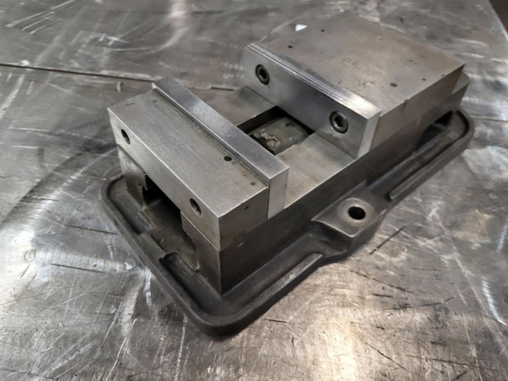 KURT 6" MACHINING VISE - Image 5 of 6