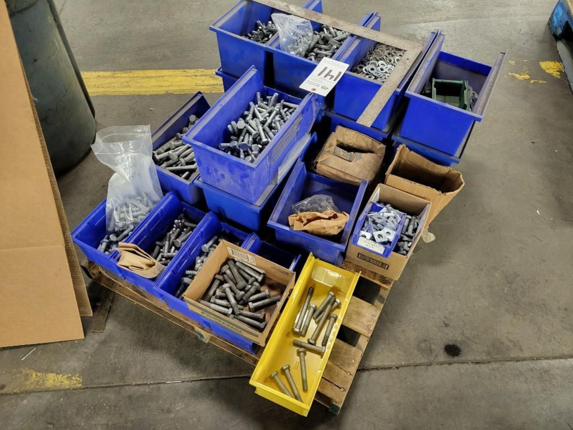 HARDWARE BINS - WASHERS, BOLTS, ZINC - Image 5 of 7