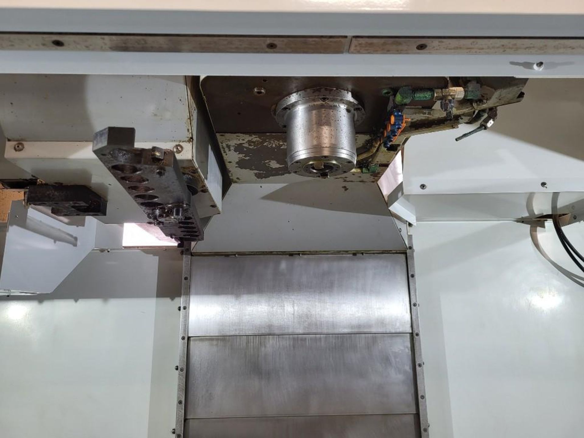 HAAS VF-6 D/40 VERTICAL MACHINING CENTER, 2007 - Image 9 of 19