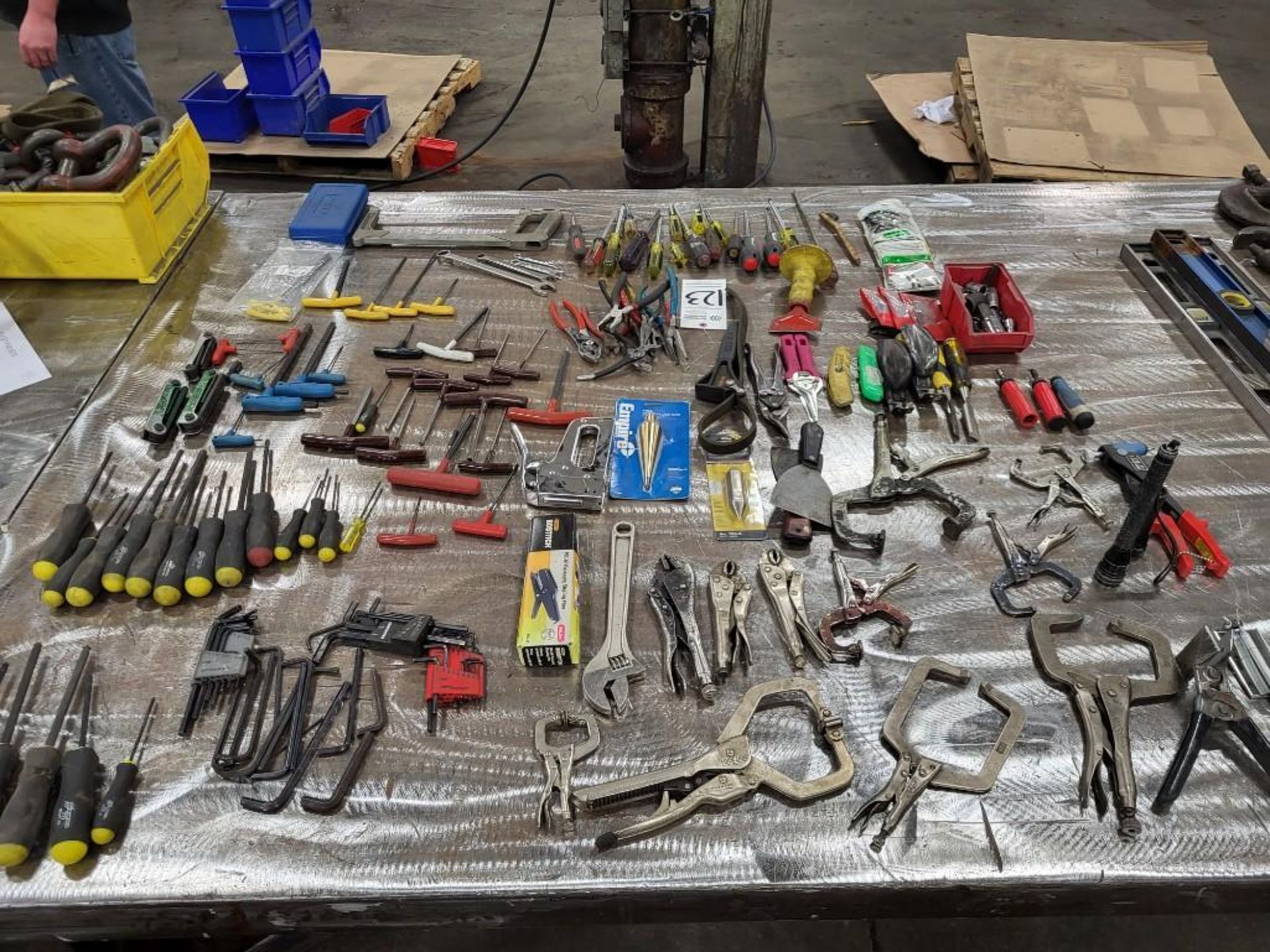 ASSORTED HAND TOOLS - Image 4 of 6