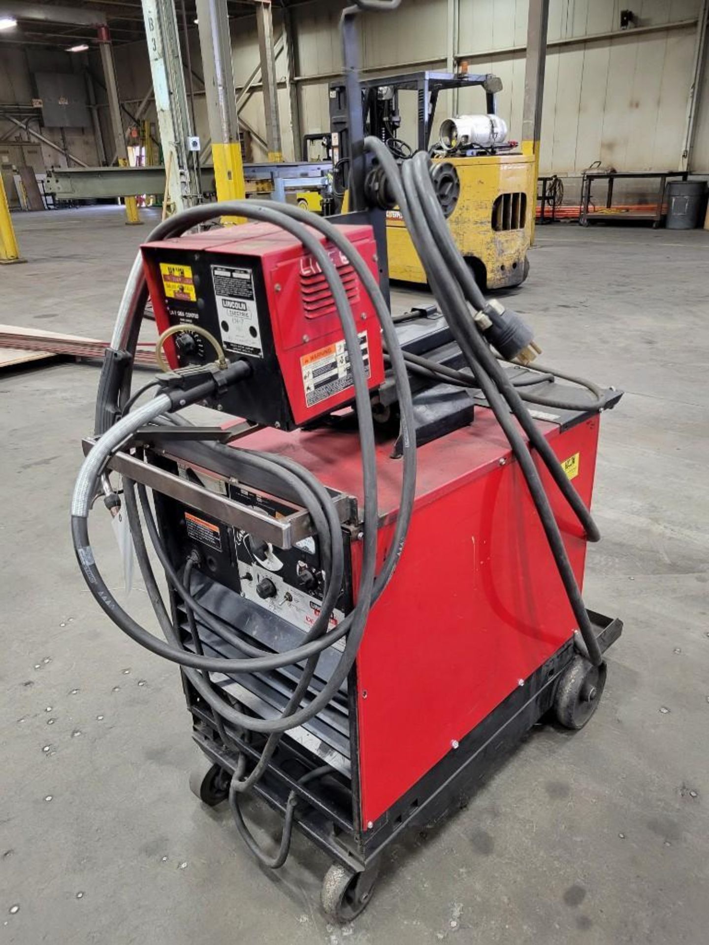 LINCOLN ELECTRIC IDEALARC DC-400 MULTIPROCESS WELDER WITH LN-7 WIRE FEEDER - Image 4 of 10
