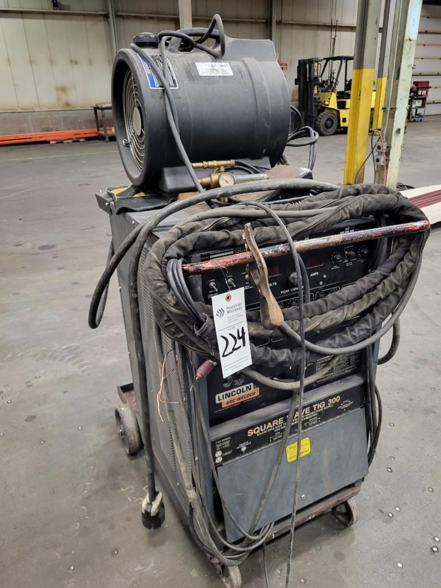 LINCOLN ELECTRIC SQUARE WAVE TIG 300 WELDER WITH MILLER COOLMATE 4