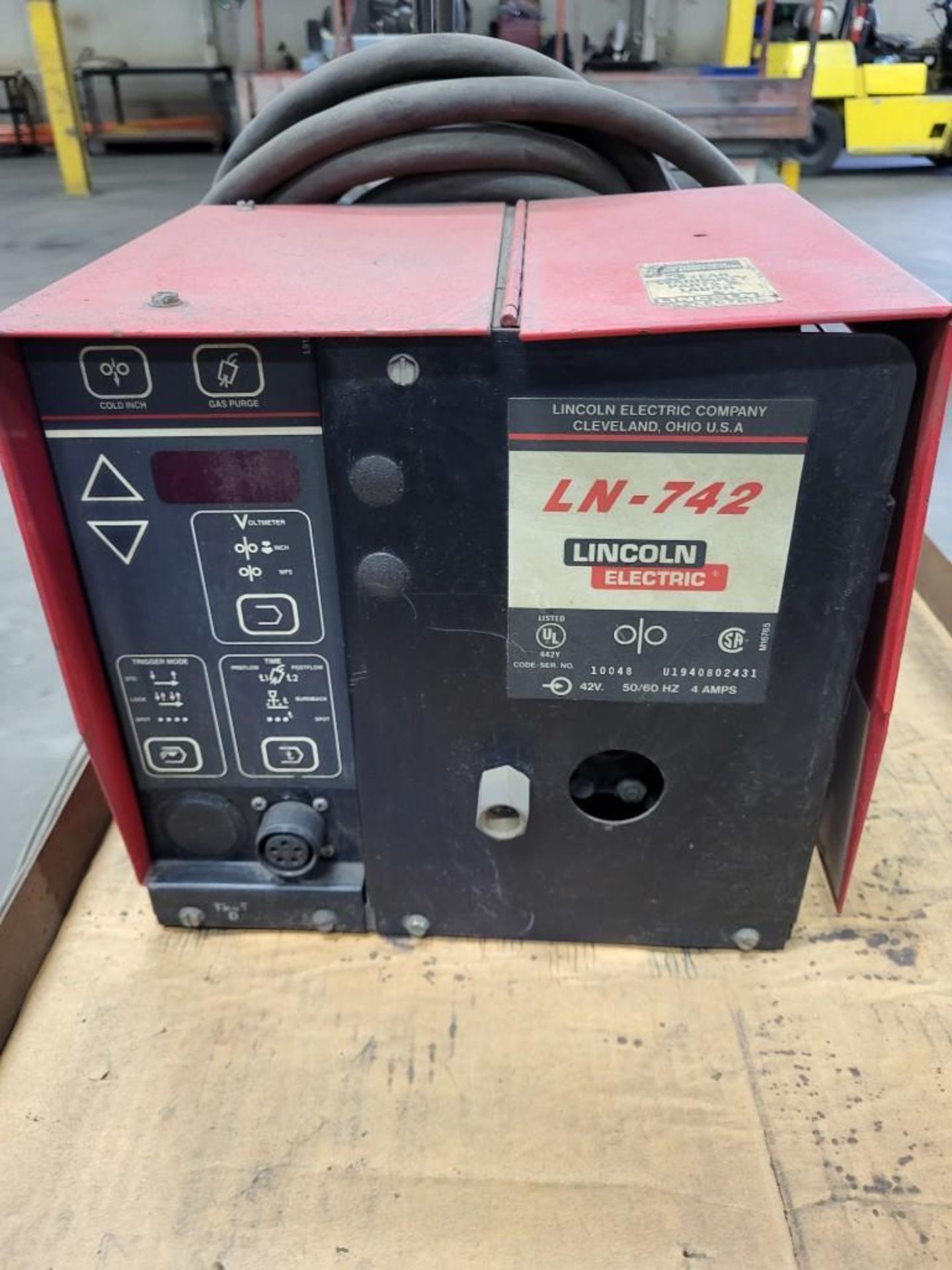 LINCOLN ELECTRIC INVERTEC STT MIG WELDER WITH LN-742 WIREFEEDER - Image 6 of 9