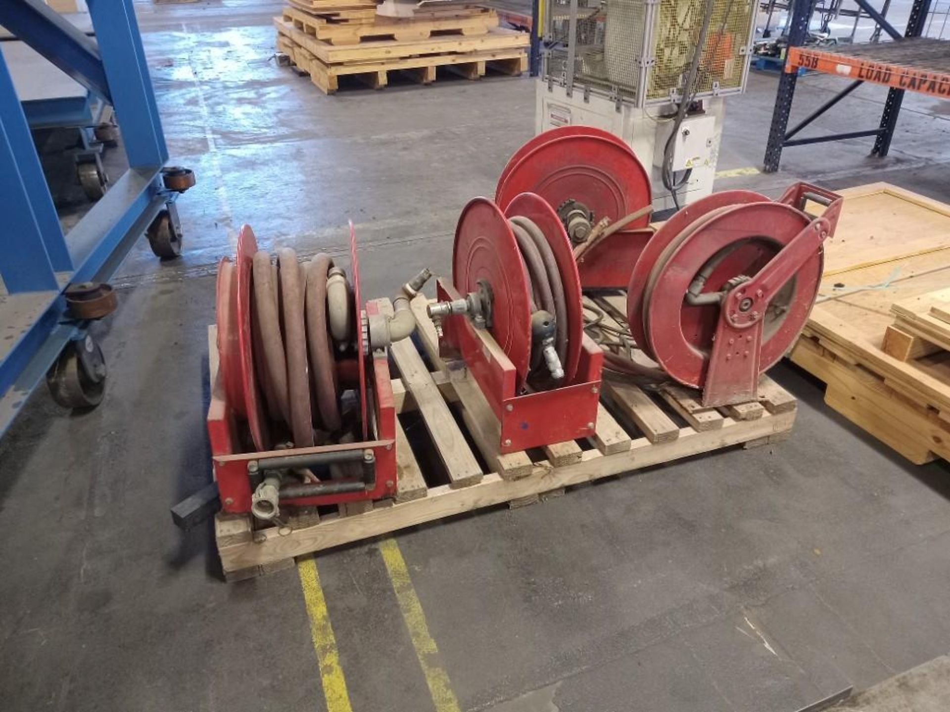 (PALLET) REEL WITH HOSE - QUANTITY: 4