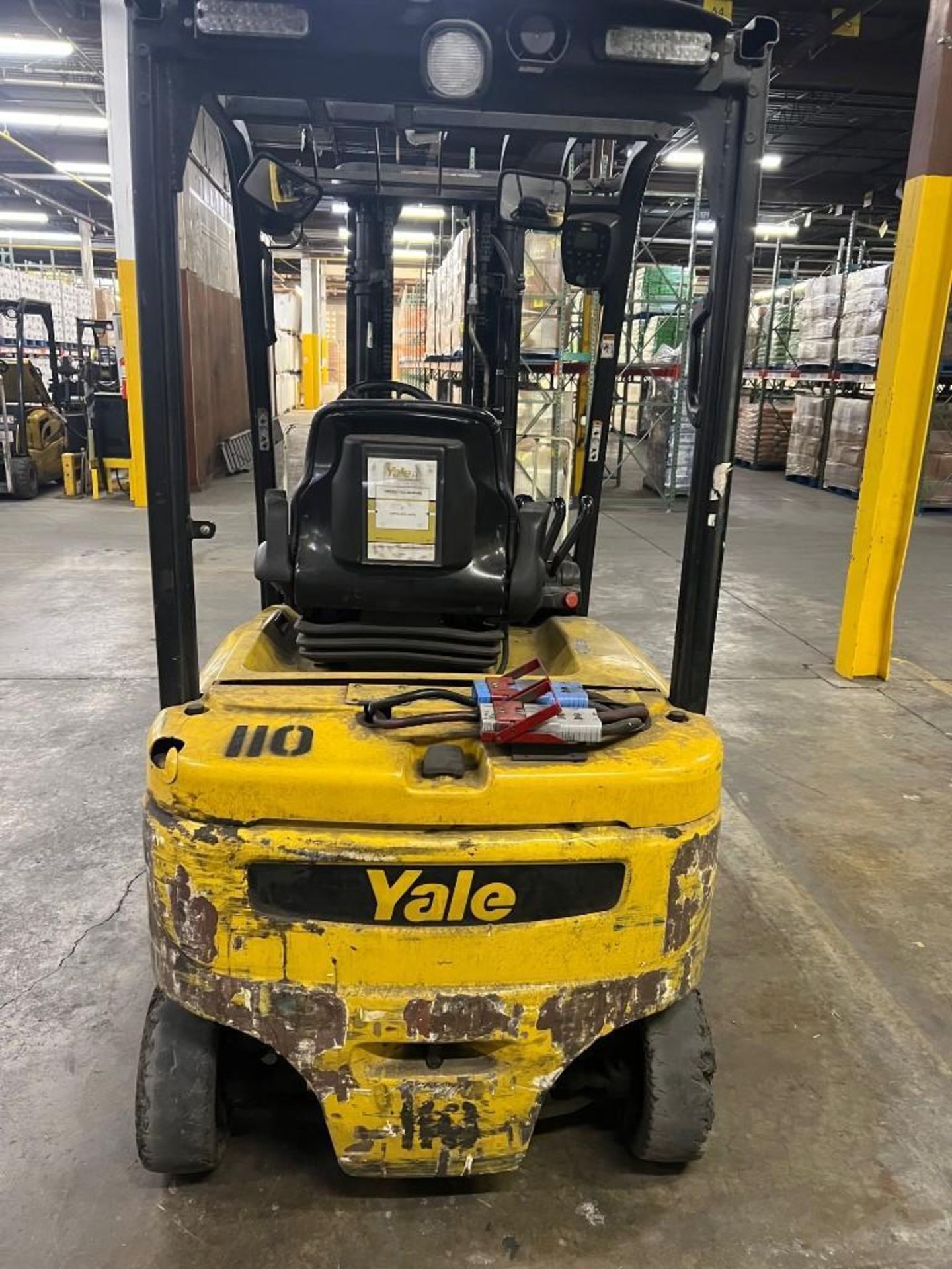 YALE FORKLIFT; MODEL:ERP040VFN36TE082 ELECTRIC SIT DOWN, YEAR:2015 - Image 2 of 5