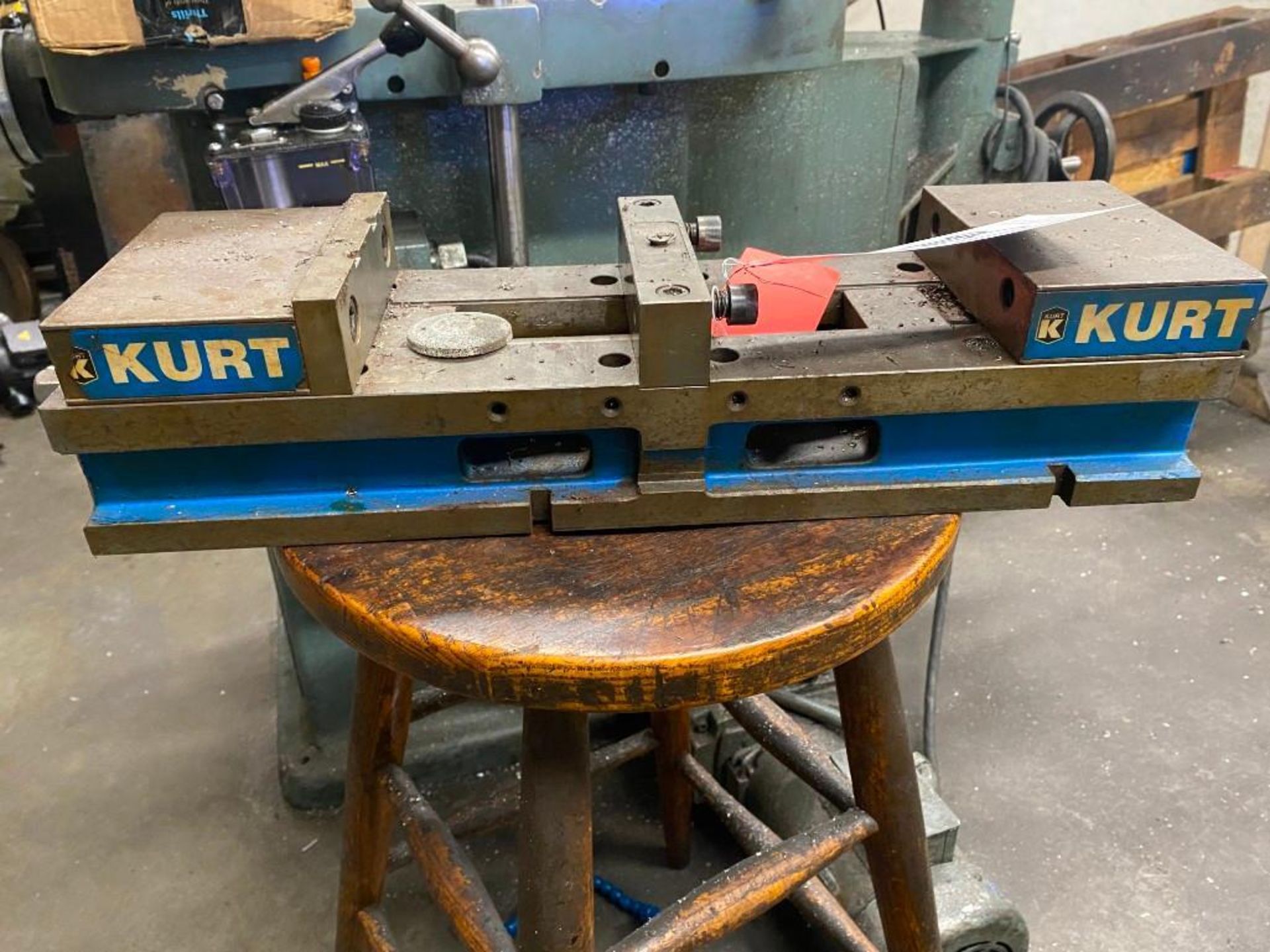 KURT DOUBLE STATION MACHINING VISE - Image 2 of 3