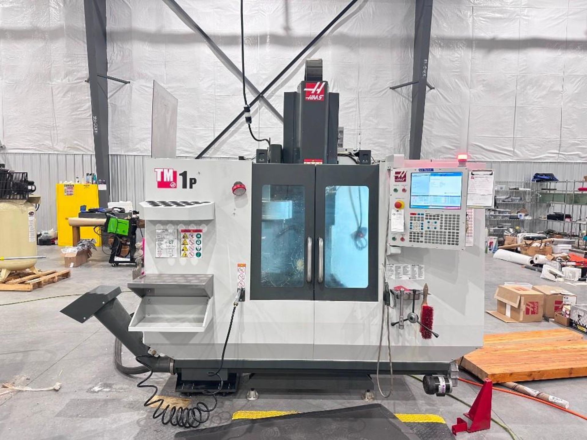 2019 HAAS TM-1P CNC VERTICAL MACHINING CENTER; SN: 1161643 - Image 9 of 16