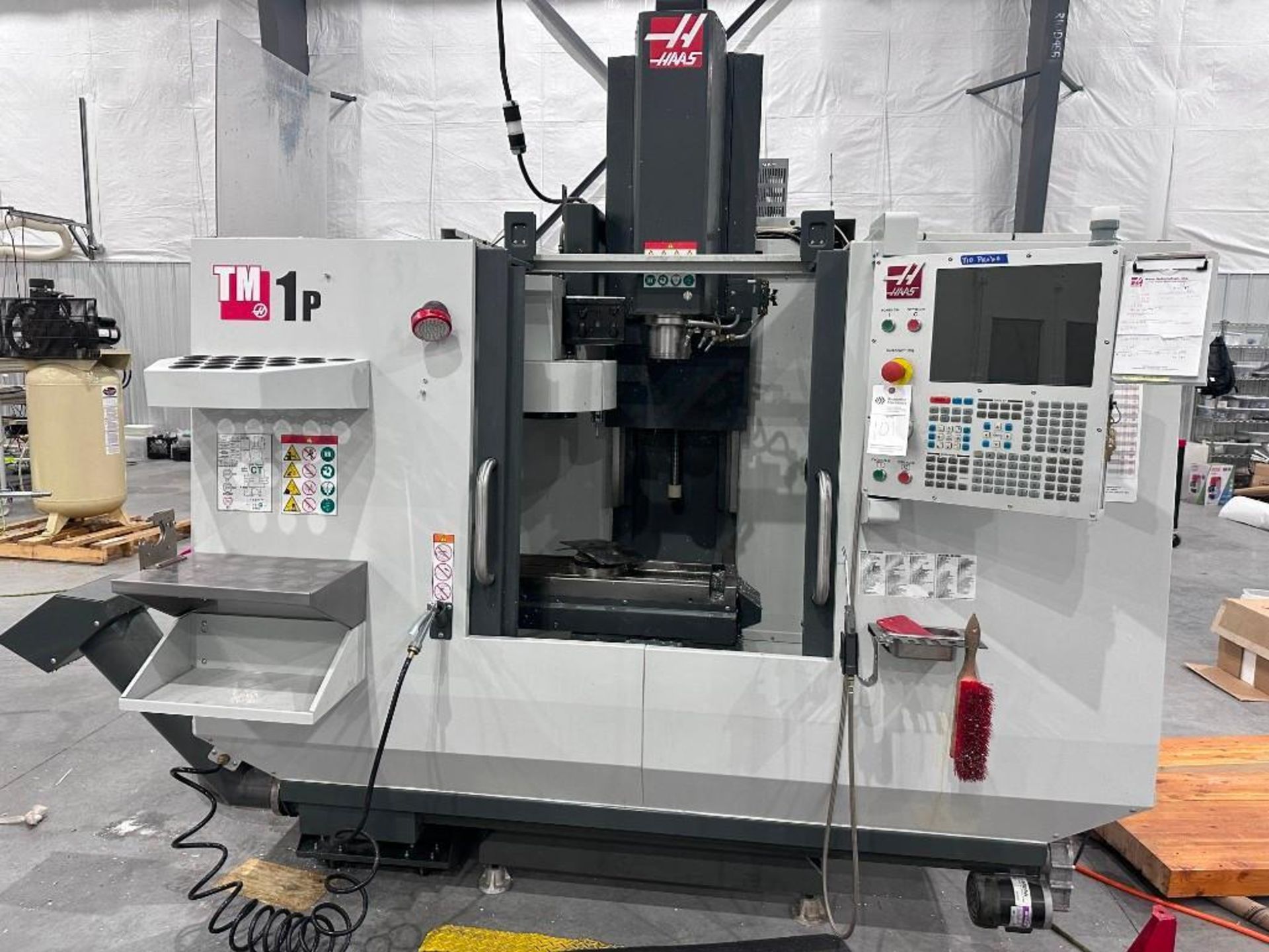 2019 HAAS TM-1P CNC VERTICAL MACHINING CENTER; SN: 1161643 - Image 4 of 16