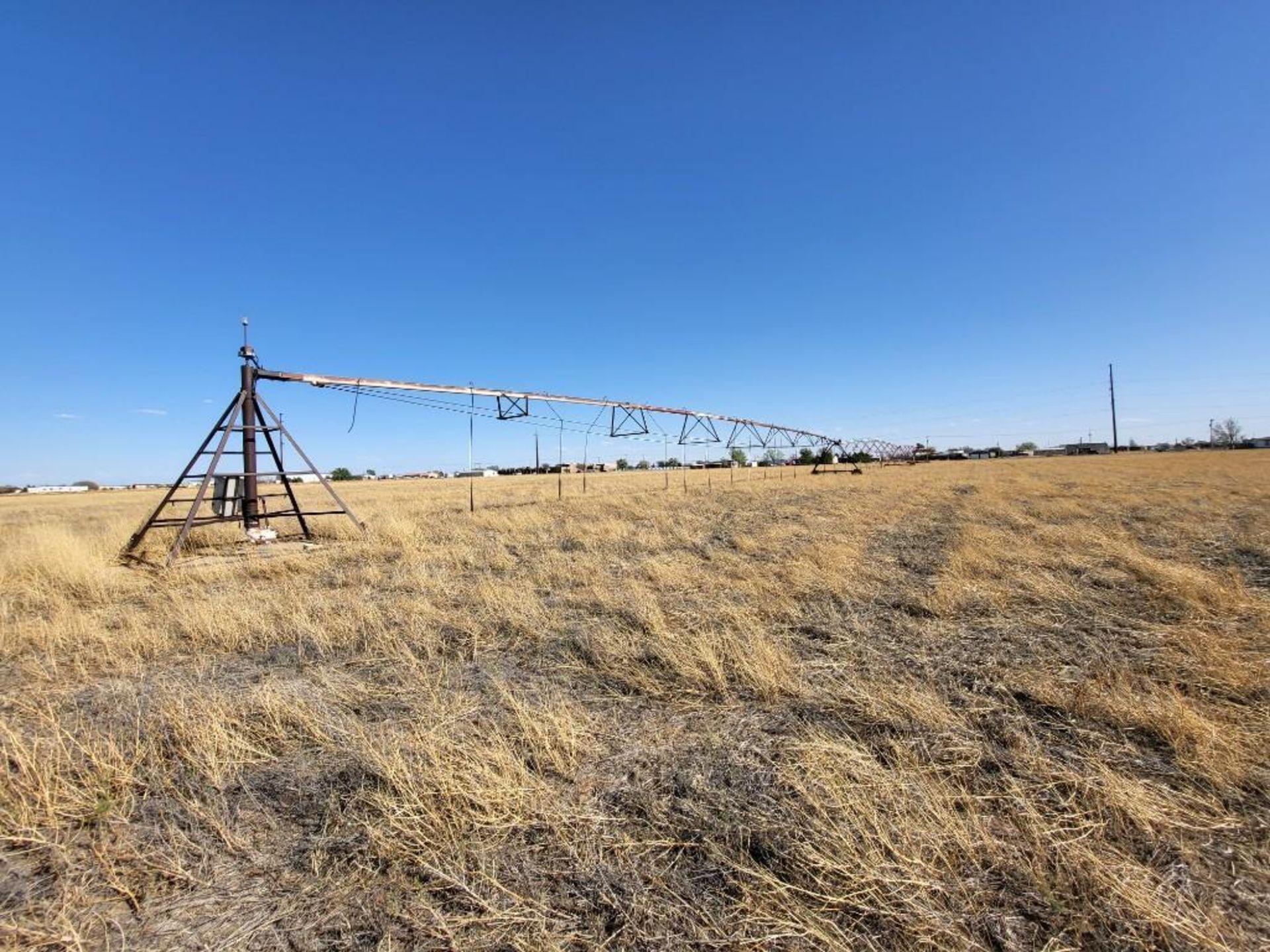 GIFFORD HILL CENTER PIVOT AND IRRIGATION BOOMS - Image 6 of 9