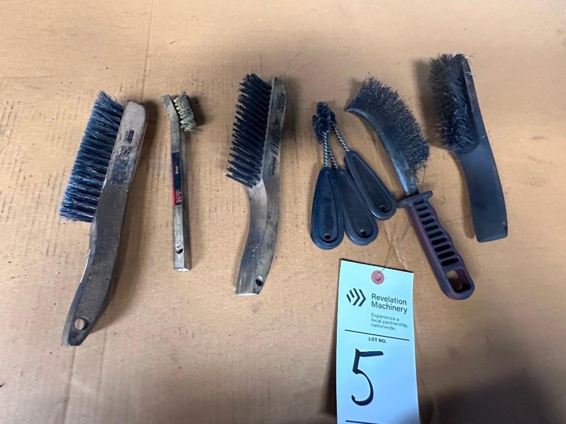 LOT OF WIRE BRUSHES