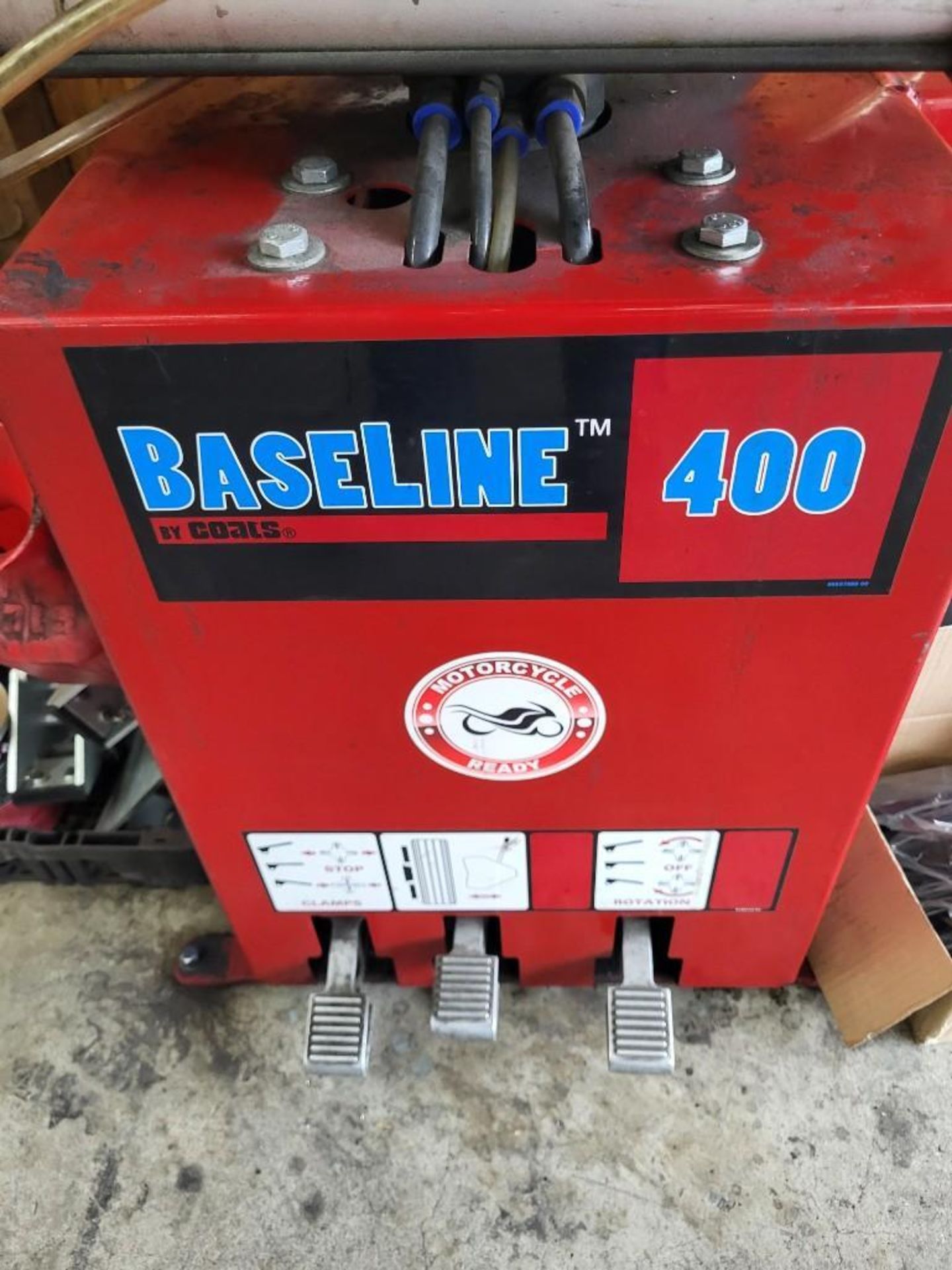 COATS BASELINE 400 TIRE CHANGING MACHINE WITH ACCESSORIES - Image 10 of 15