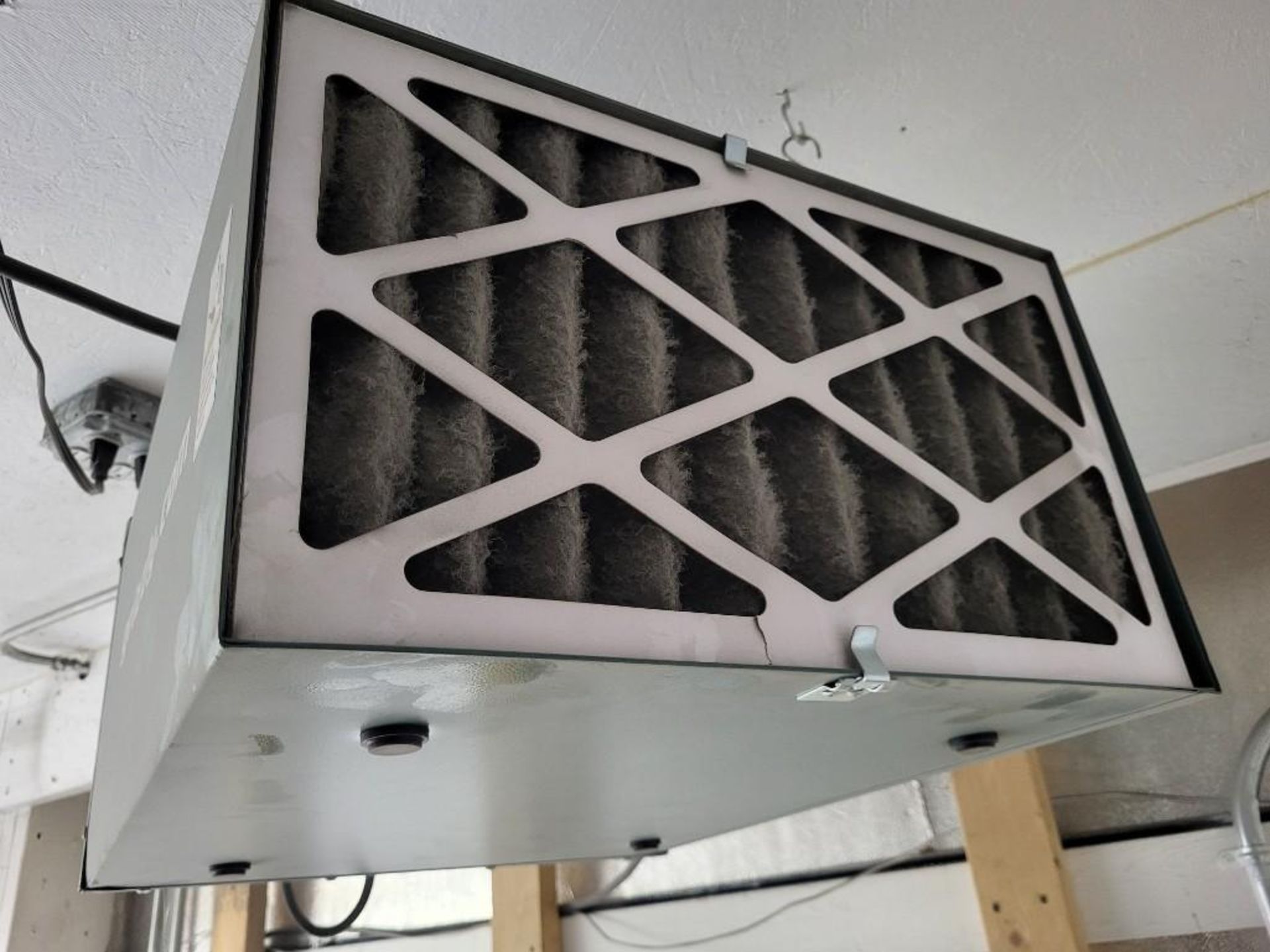 GRIZZLY INDUSTRIAL HEAVY DUTY HANGING AIR FILTER G0738 - Image 3 of 4