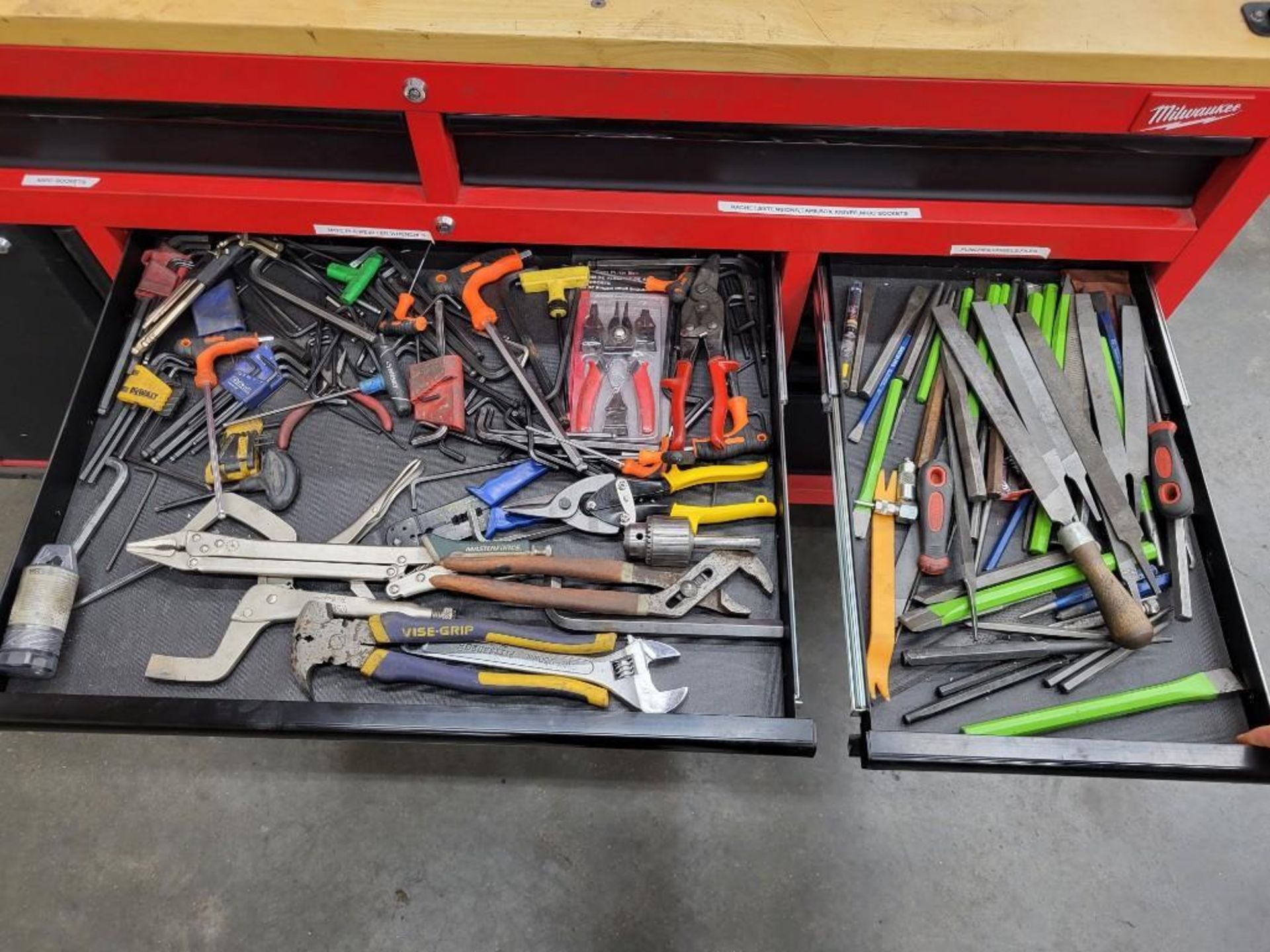 MILWAUKEE 60" MOBILE WORKBENCH LOADED WITH TOOLS - Image 11 of 18