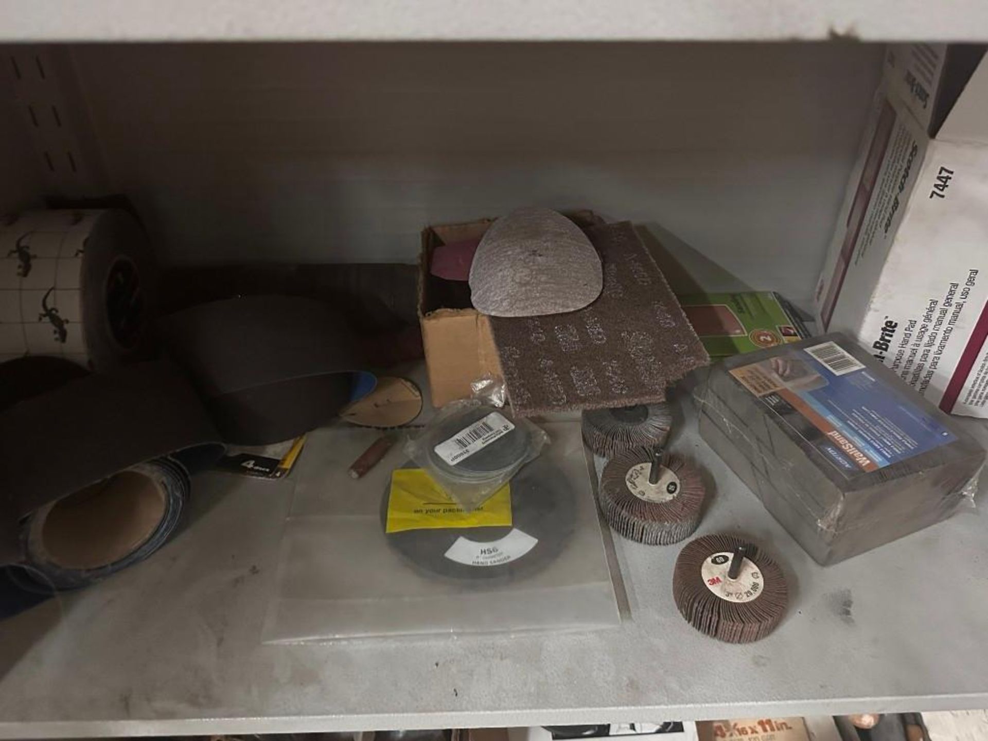 ULTRA HD CABINET FULL OF ABRASIVES - Image 5 of 6