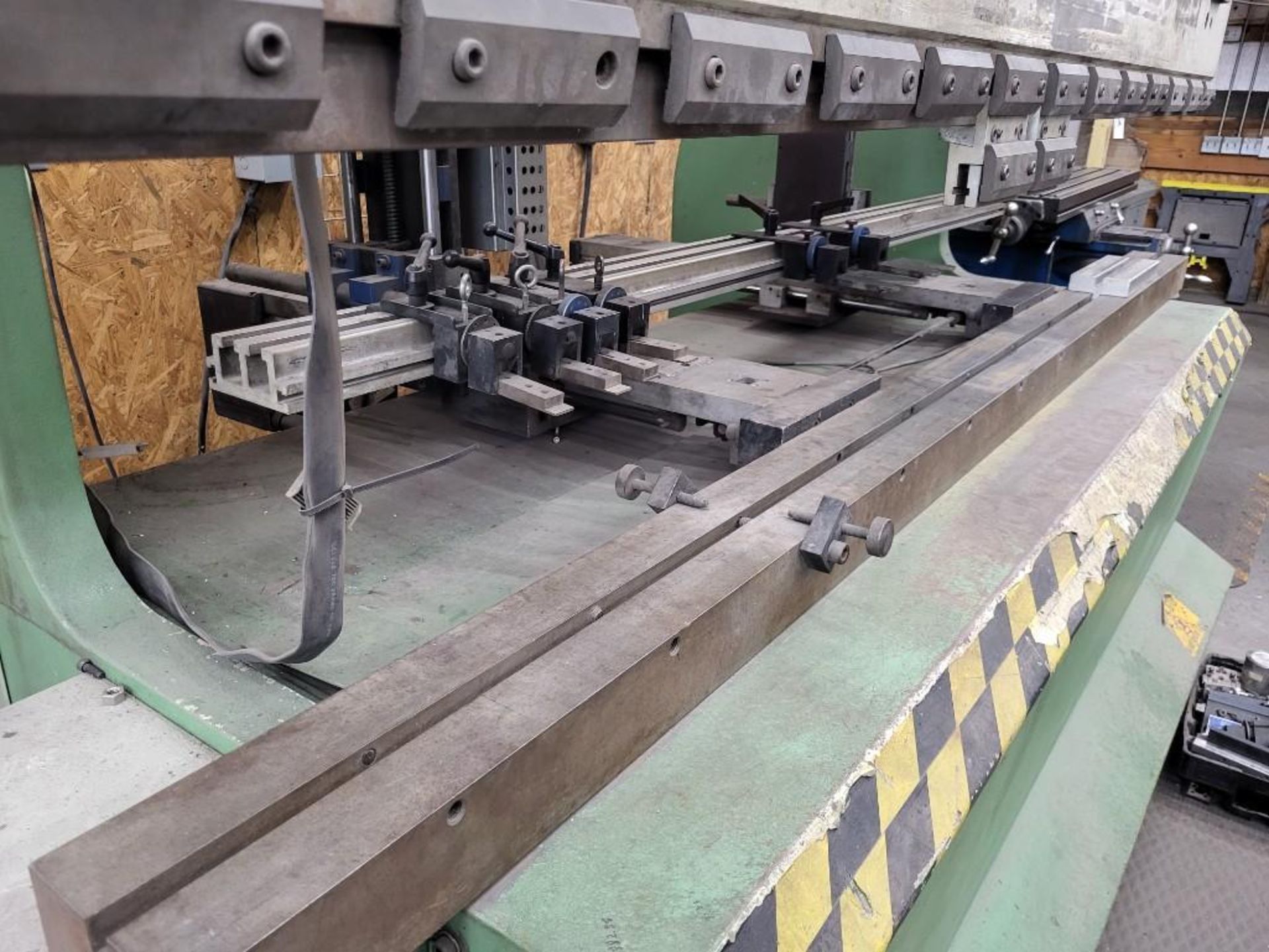 GUIFIL PF-25-100 110 TON 8' HYDRAULIC PRESS BRAKE - Image 8 of 18