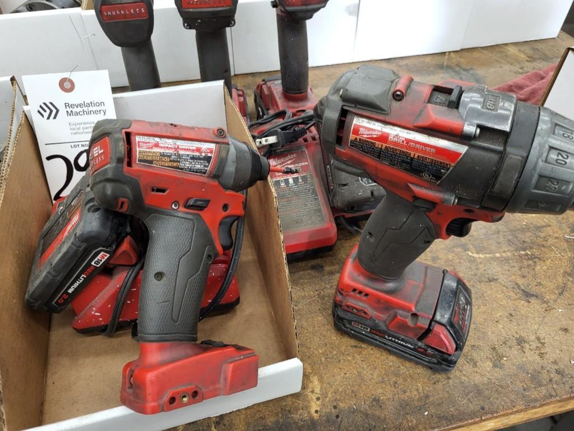 LOT OF MILWAUKEE CORDLIES DRILL DRIVERS, CIRCULAR SAW, CHARGERS, BATTERIES - Image 3 of 6