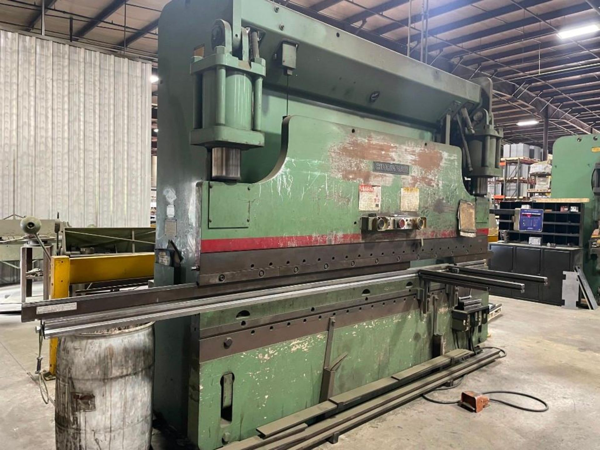 175 TON X 12′ CINCINNATI 175CB X 10 CNC PRESS BRAKE; NEEDS REPAIR - Image 4 of 11