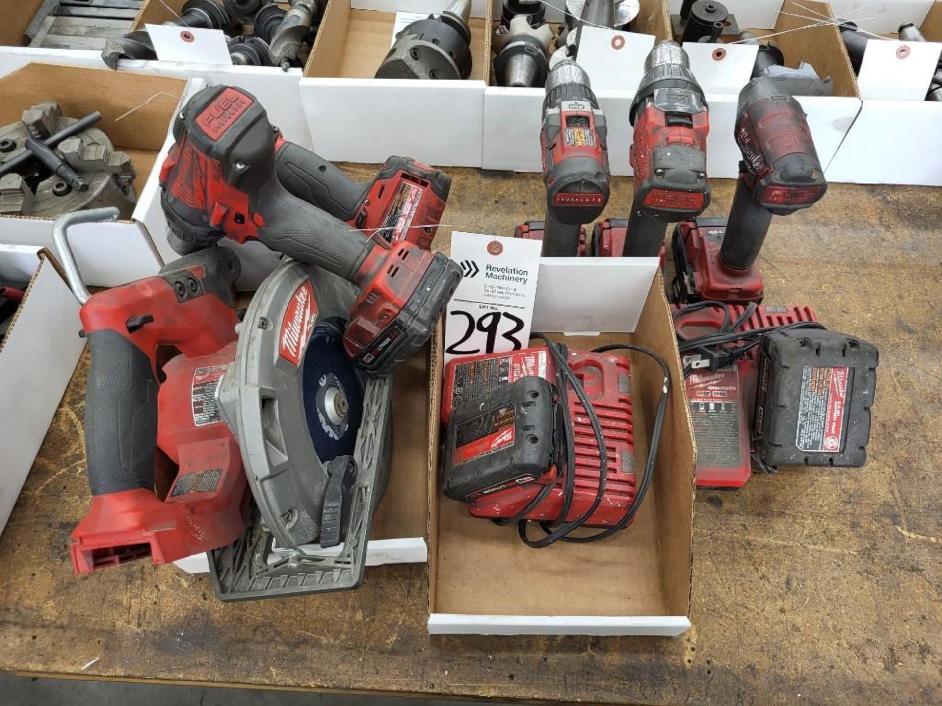 LOT OF MILWAUKEE CORDLIES DRILL DRIVERS, CIRCULAR SAW, CHARGERS, BATTERIES - Image 5 of 6