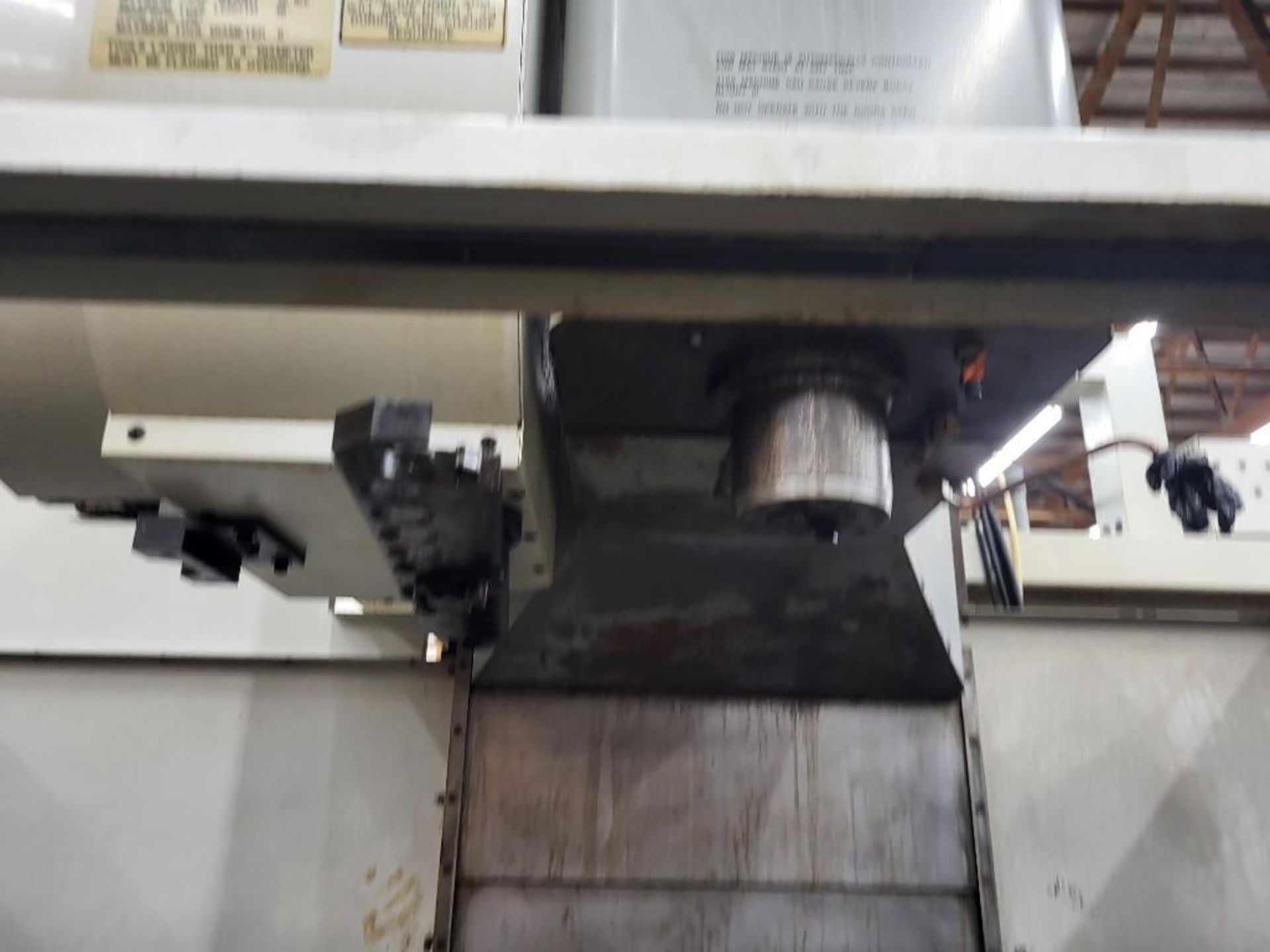 1999 HAAS VF-6 CNC VERTICAL MACHINING CENTER - Image 11 of 17