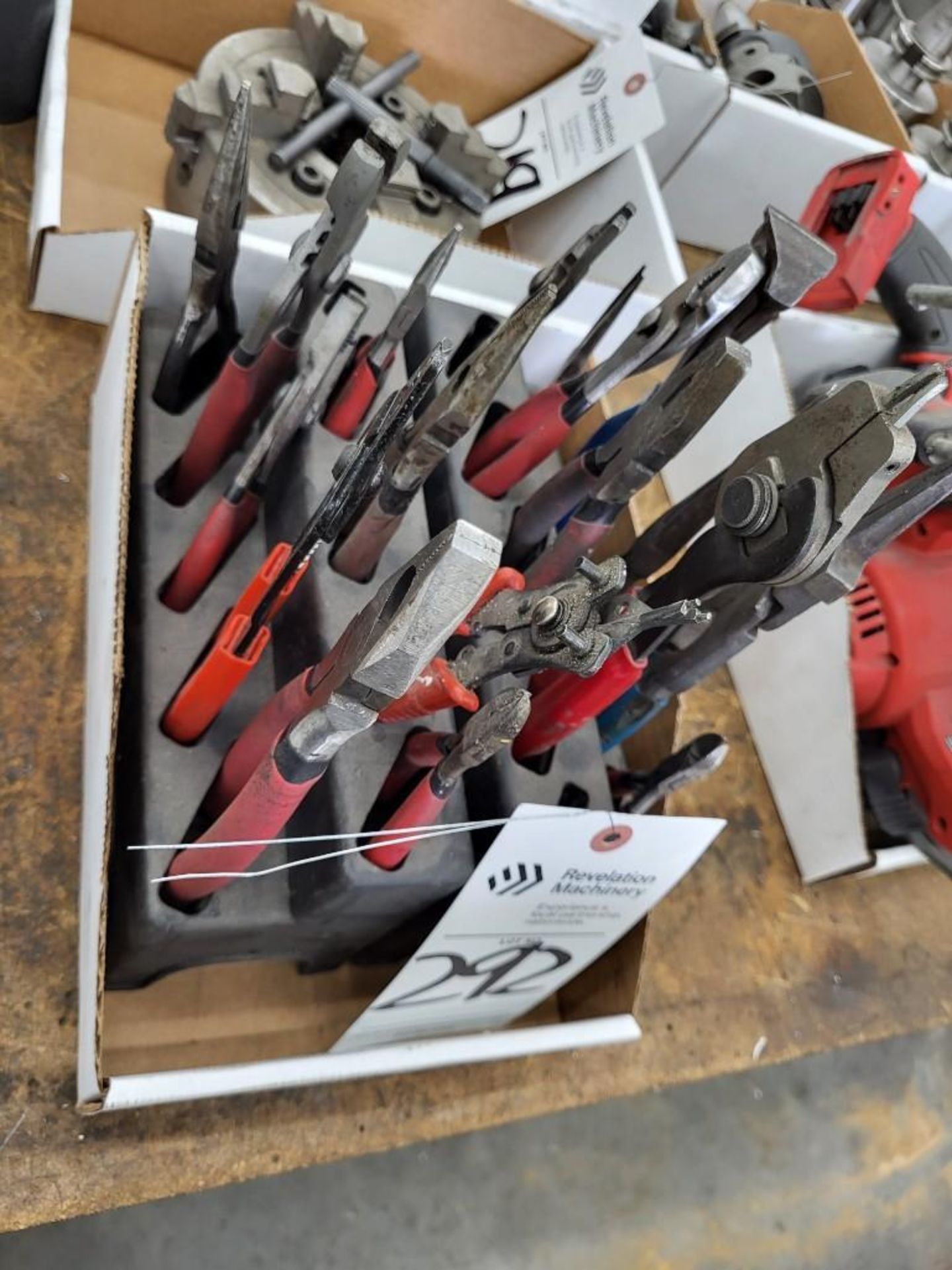 LOT OF TOOLS - PLIERS - Image 3 of 4