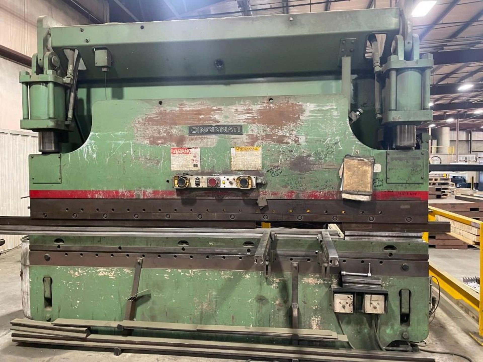 175 TON X 12′ CINCINNATI 175CB X 10 CNC PRESS BRAKE; NEEDS REPAIR