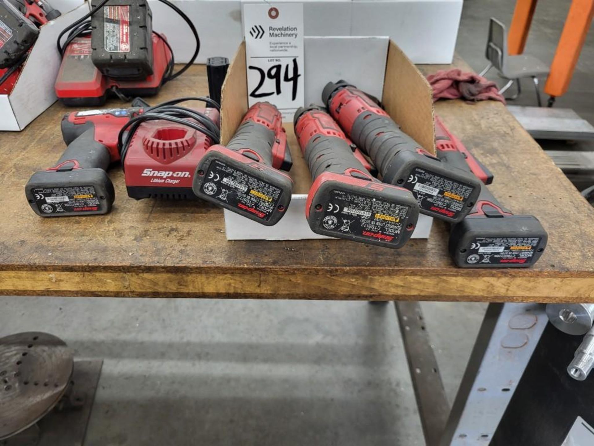 LOT OF SNAP-ON CORDLESS DRILLS AND DRIVERS. WITH CHARGER AND BATTERIES - Image 6 of 6
