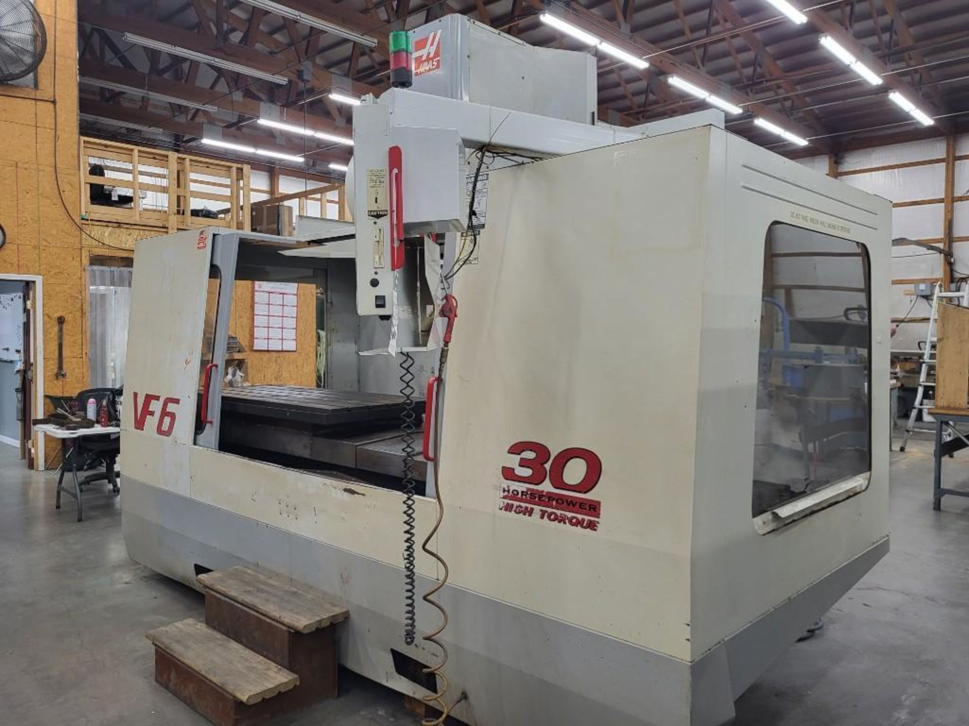 1999 HAAS VF-6 CNC VERTICAL MACHINING CENTER - Image 6 of 17