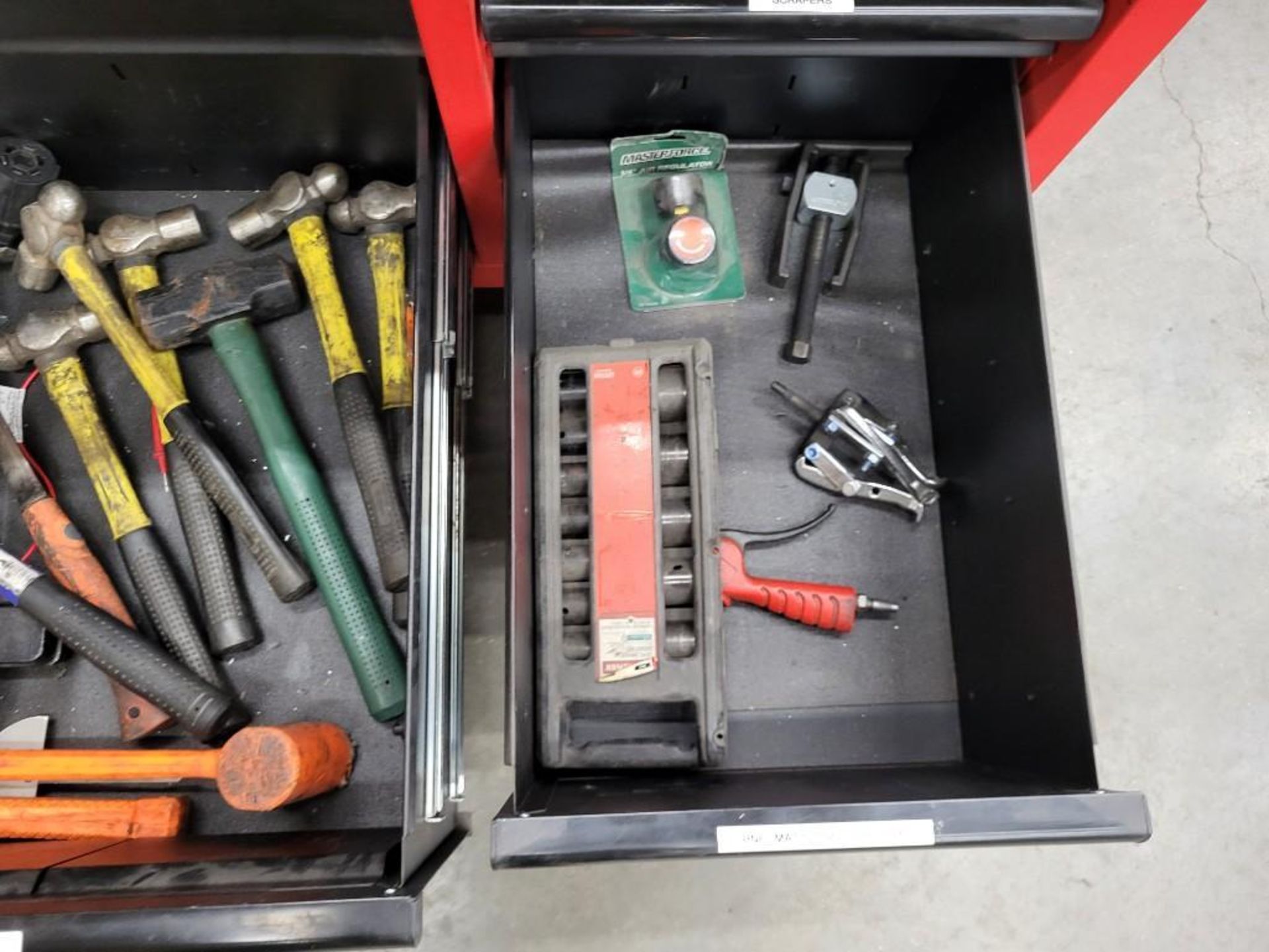 MILWAUKEE 60" MOBILE WORKBENCH LOADED WITH TOOLS - Image 15 of 18