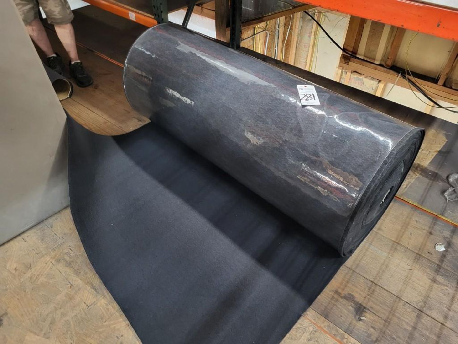 ROLL OF AUTOMOTIVE FORMING CARPET