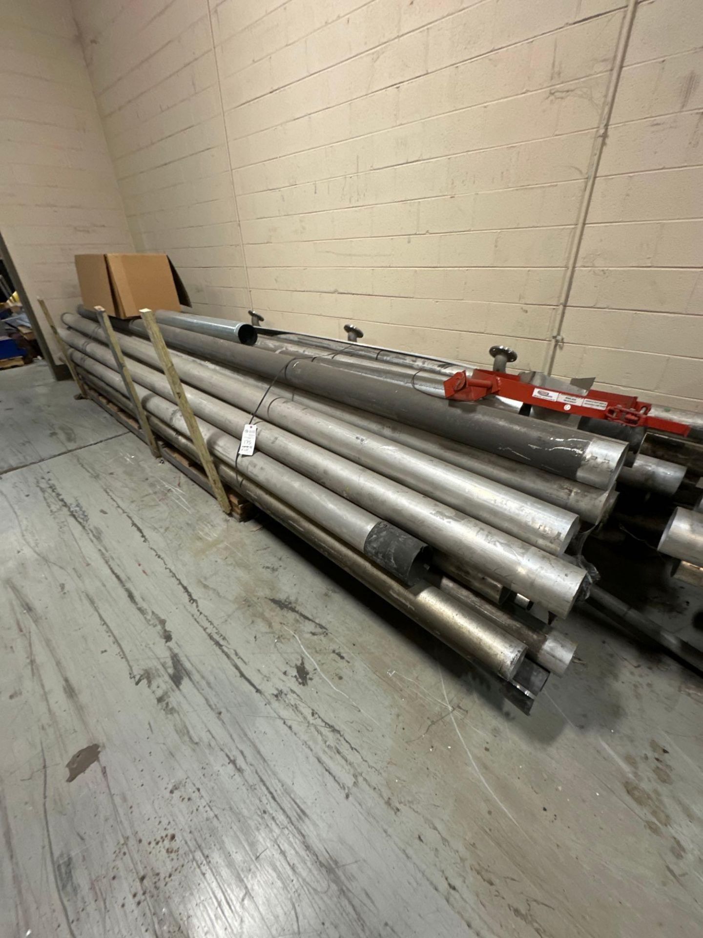 APPROX. 40 6”X20’ ALUMINUM TUBE PIPES - Image 2 of 3