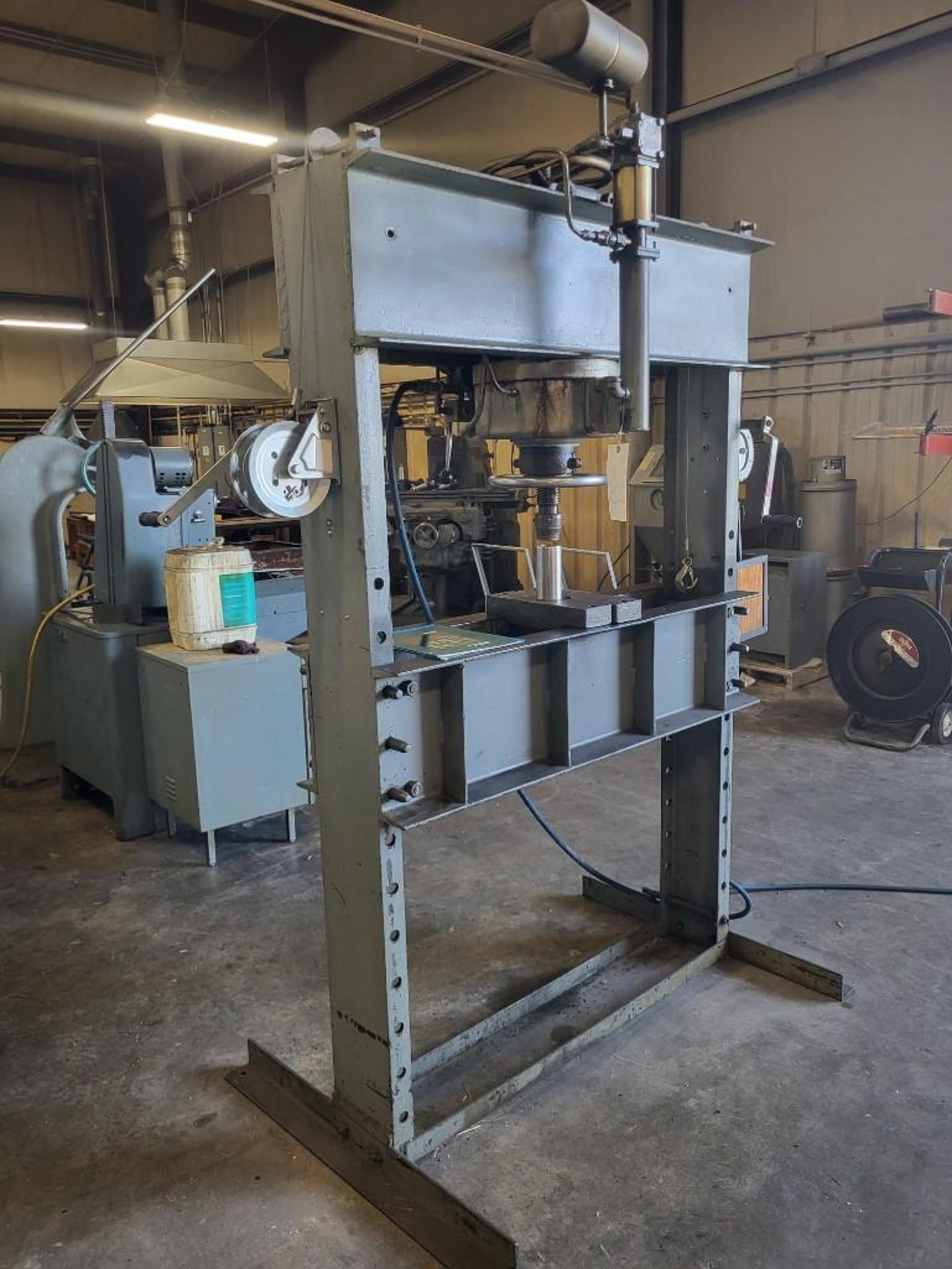 DAKE MODEL 75PA AIR OPERATED HYDRAULIC H FRAME PRESS - Image 4 of 10