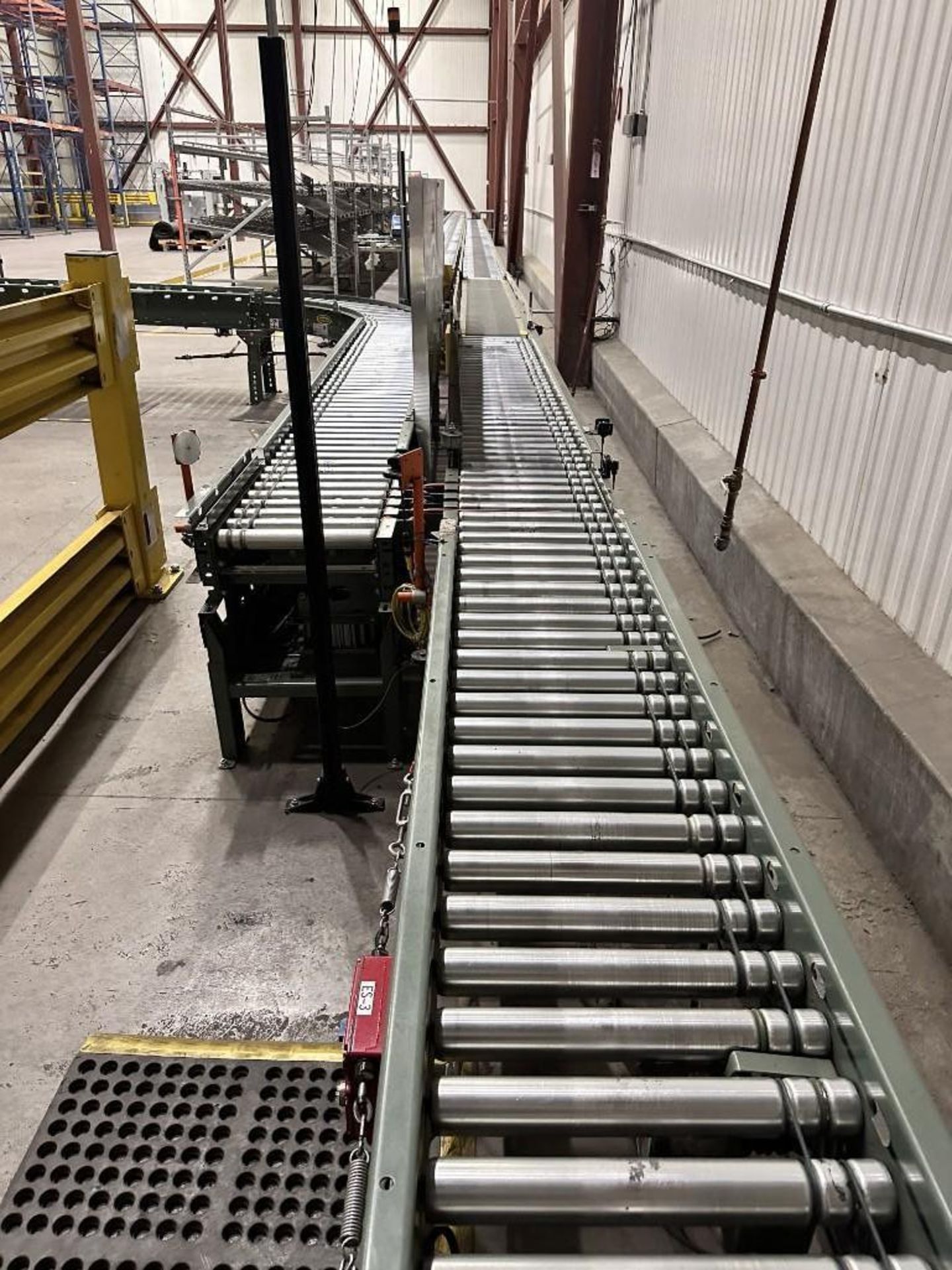HYTROL POWER CONVEYOR SYSTEM 57 FOOT LONG DRIVEN. WITH BOX SHIFTER - Image 9 of 10