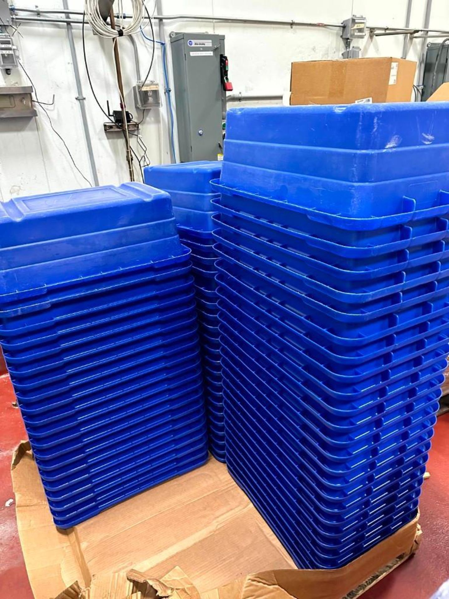 PLASTIC TUBS - Image 3 of 3