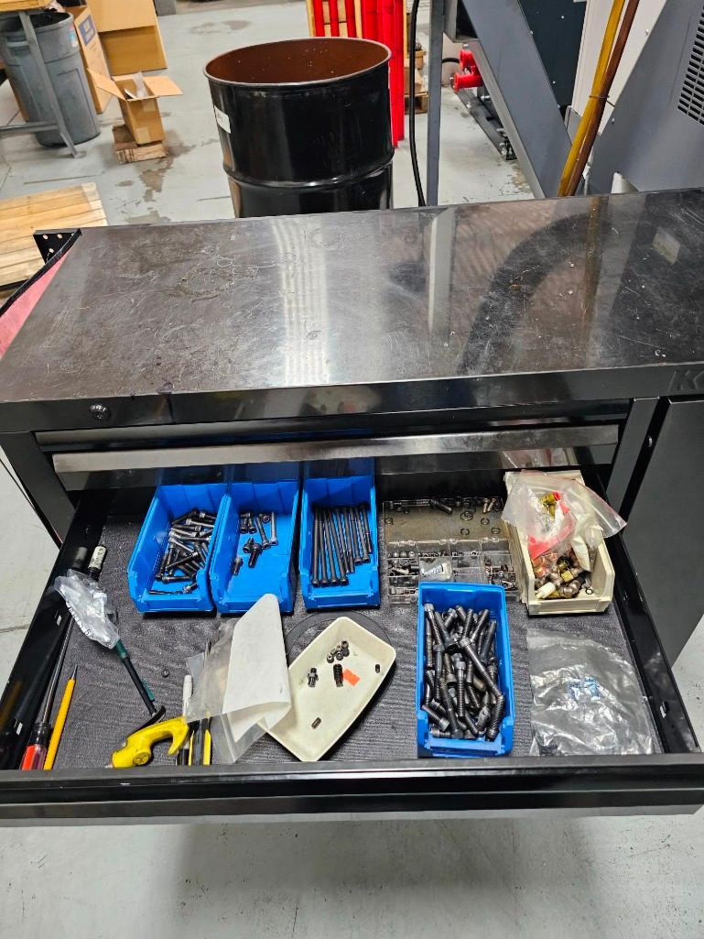 KOBALT TOOL CHEST WITH CONTENTS - Image 10 of 17